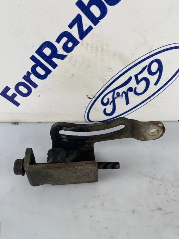 Натяжитель ремня генератора Mitsubishi Lancer 9 2005 MD314092 CS3A 1.6 (4G18)