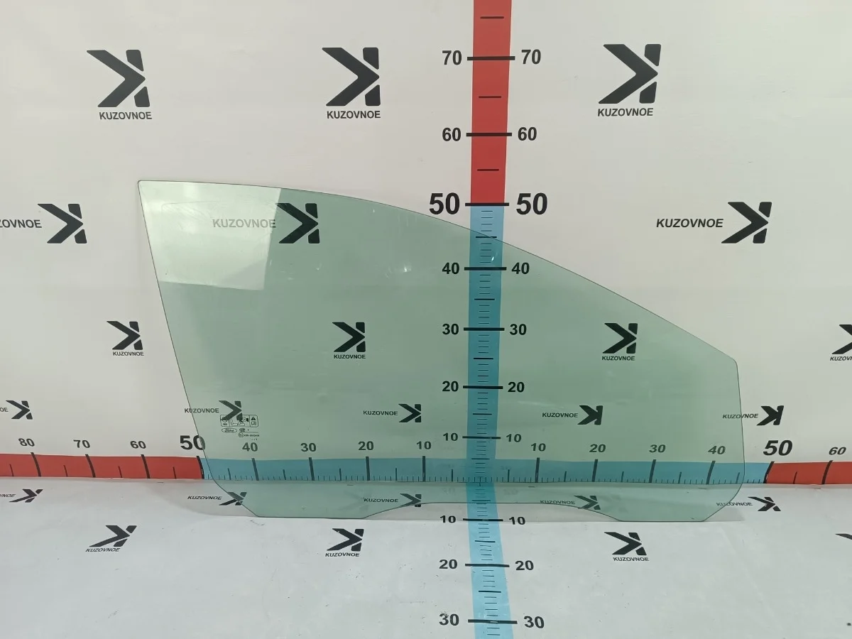 Стекло двери Ford Focus 2015 CB8