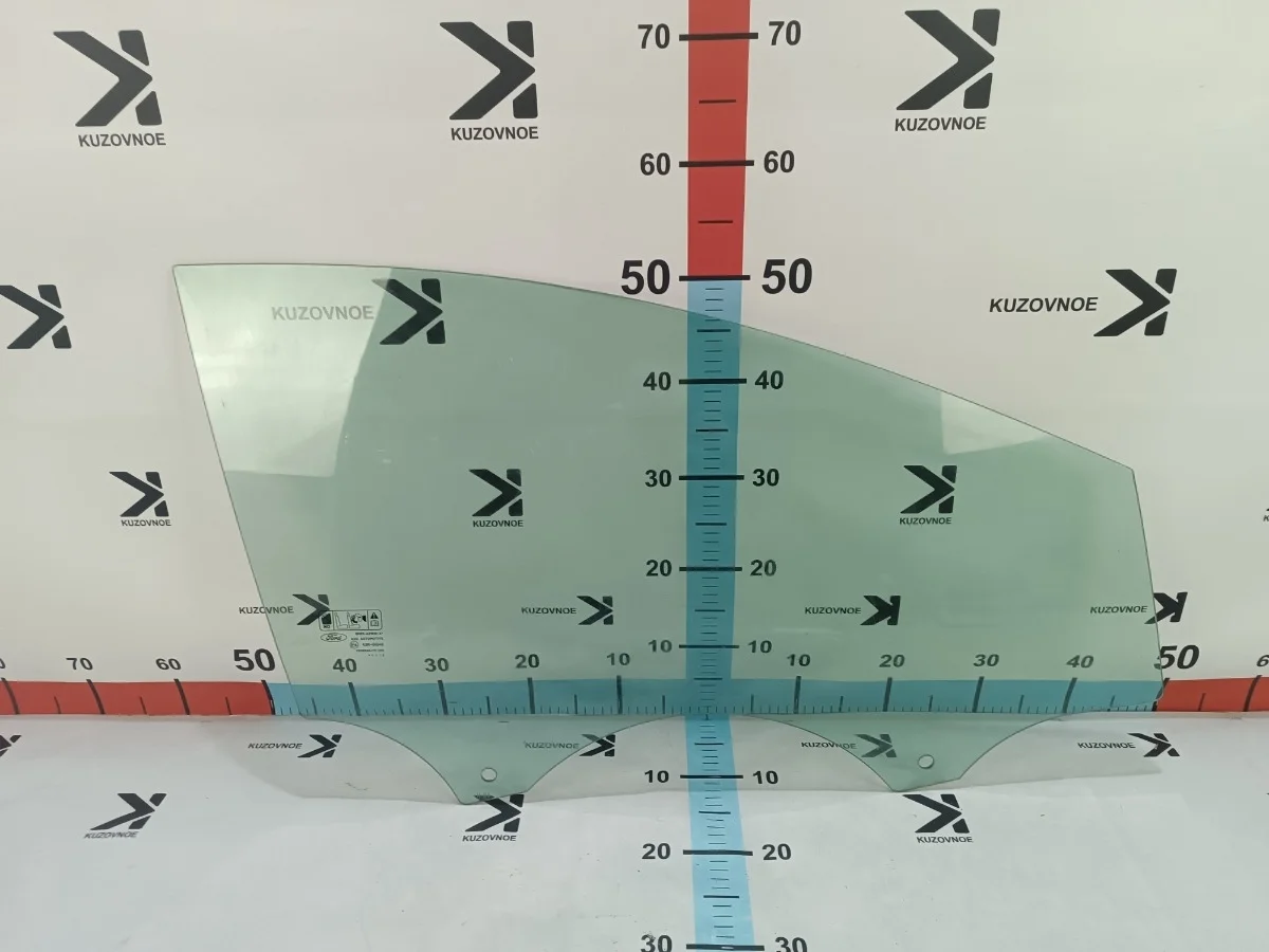 Стекло двери Ford Focus 2012 CB8