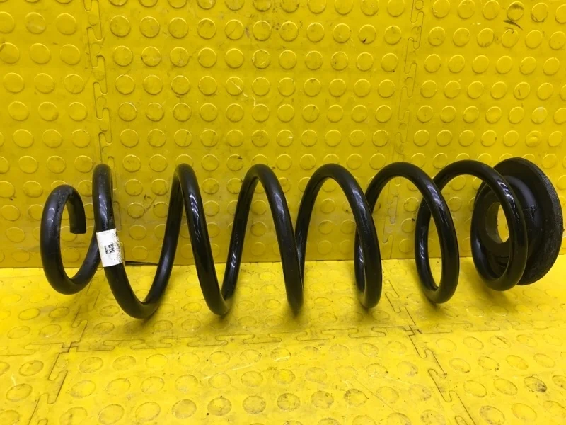 Пружина подвески Skoda Octavia 2018 5Q0511115AG 5E3 CJS 298666, задняя