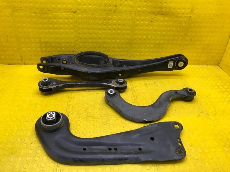 Рычаг подвески Skoda Octavia 2018 5Q0505223D 5E3 CJS 298666, задний левый