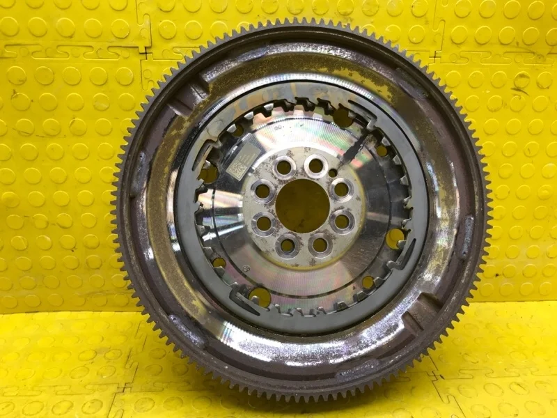 Маховик Skoda Octavia 2018 06K105266E 5E3 CJS 298666