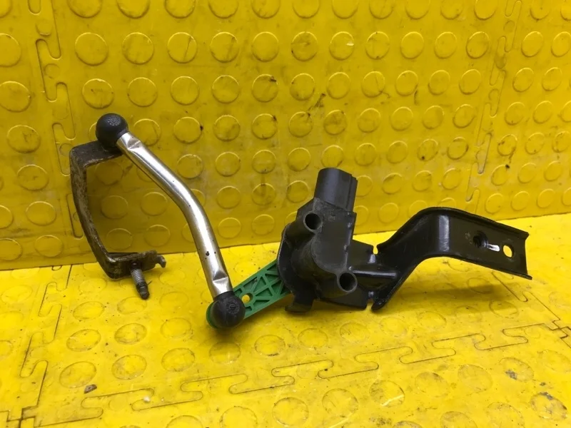 Датчик положения кузова Skoda Octavia 2018 5Q0412521C 5E3 CJS 298666, передний