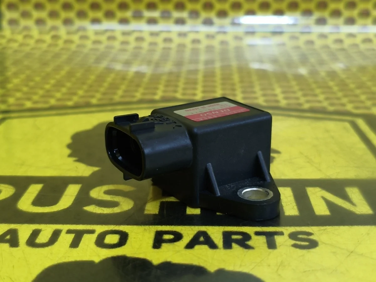 Датчик ускорения Nissan Note 319551BN0A E12 HR12DDR