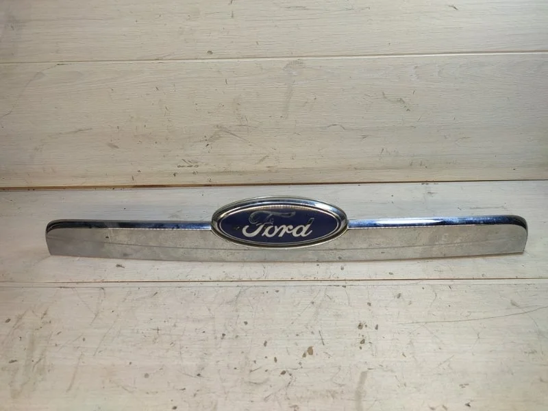 Накладка крышки багажника FORD FOCUS 1581833 2