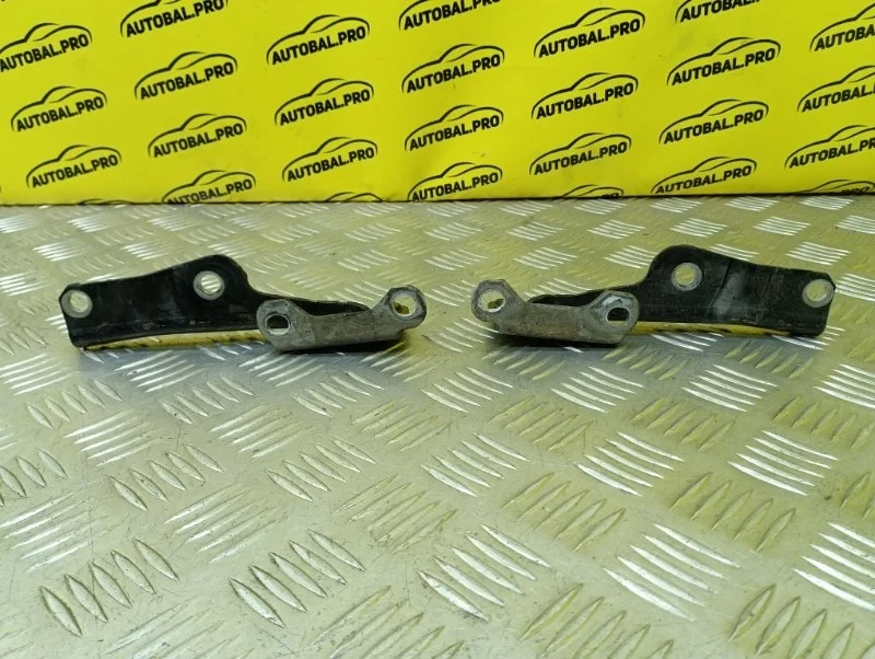 Петля капота Mitsubishi L200 (2006-2015) 2013 MR473529 ПИКАП 2.5 D 4D56