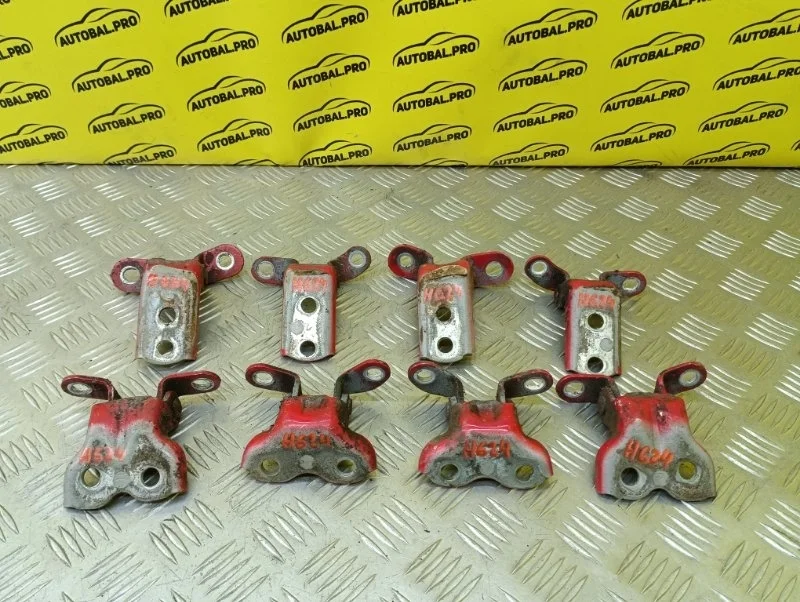 Петля двери Toyota Hilux (2005-2015) 2014 6871002070 ПИКАП 2.5 D 2KDFTV