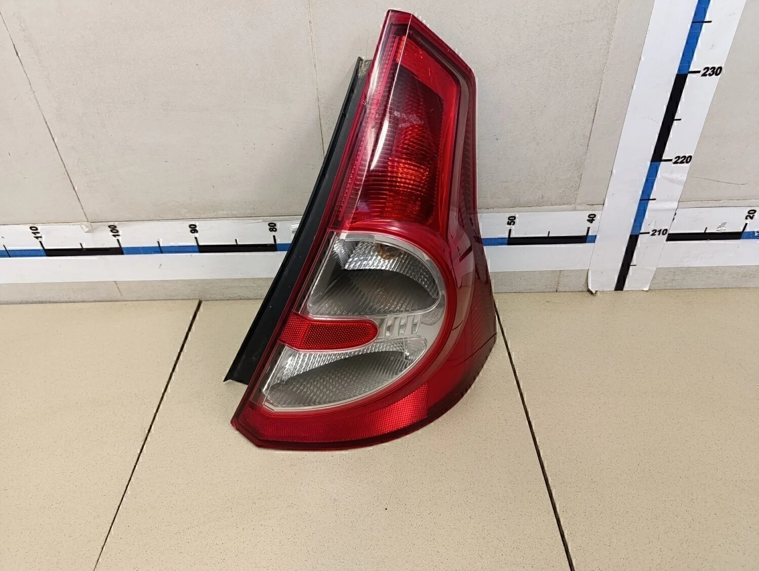 Фонарь задний правый Sandero 2009-2014