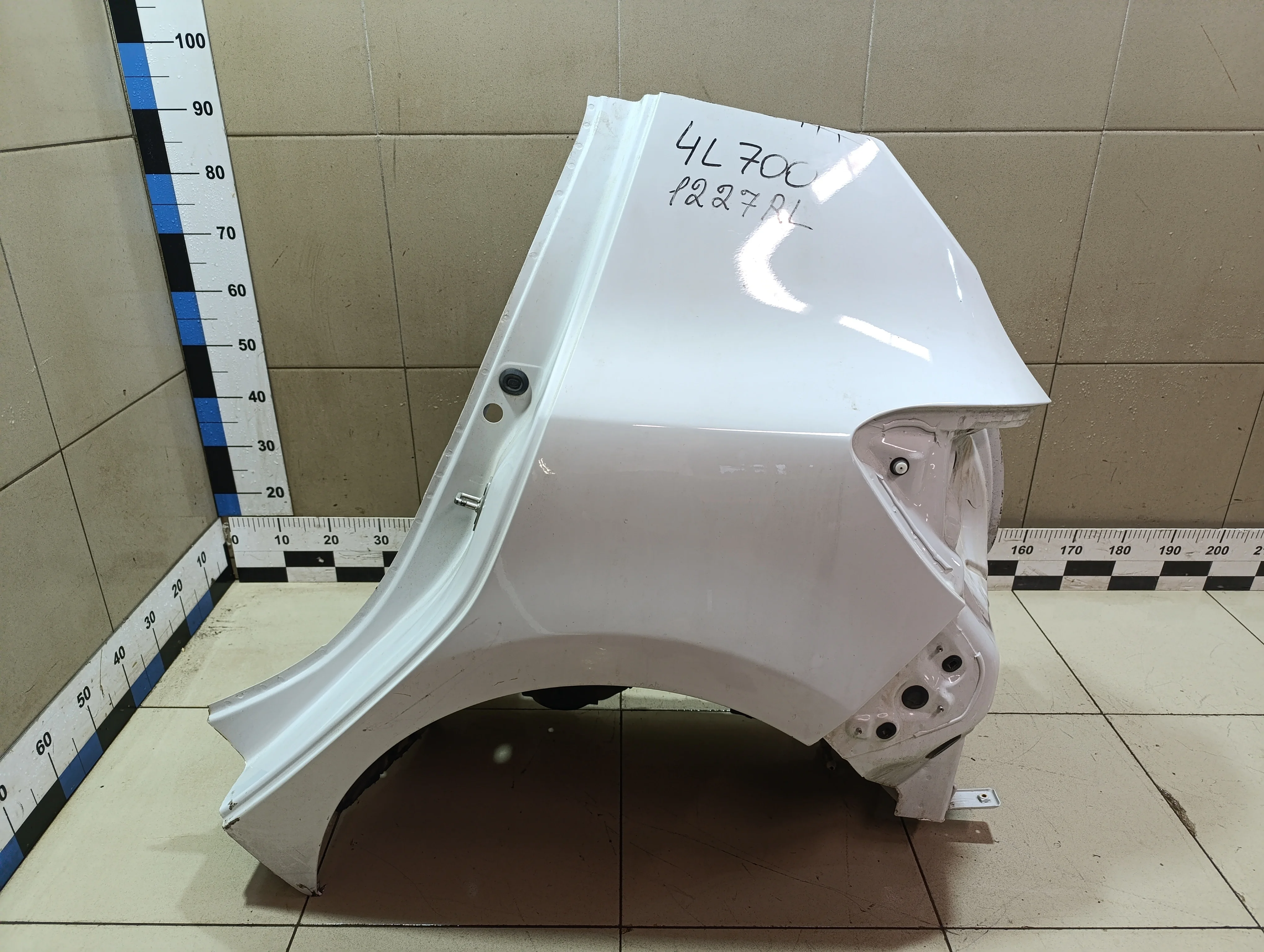 Крыло заднее левое Sandero 2014>