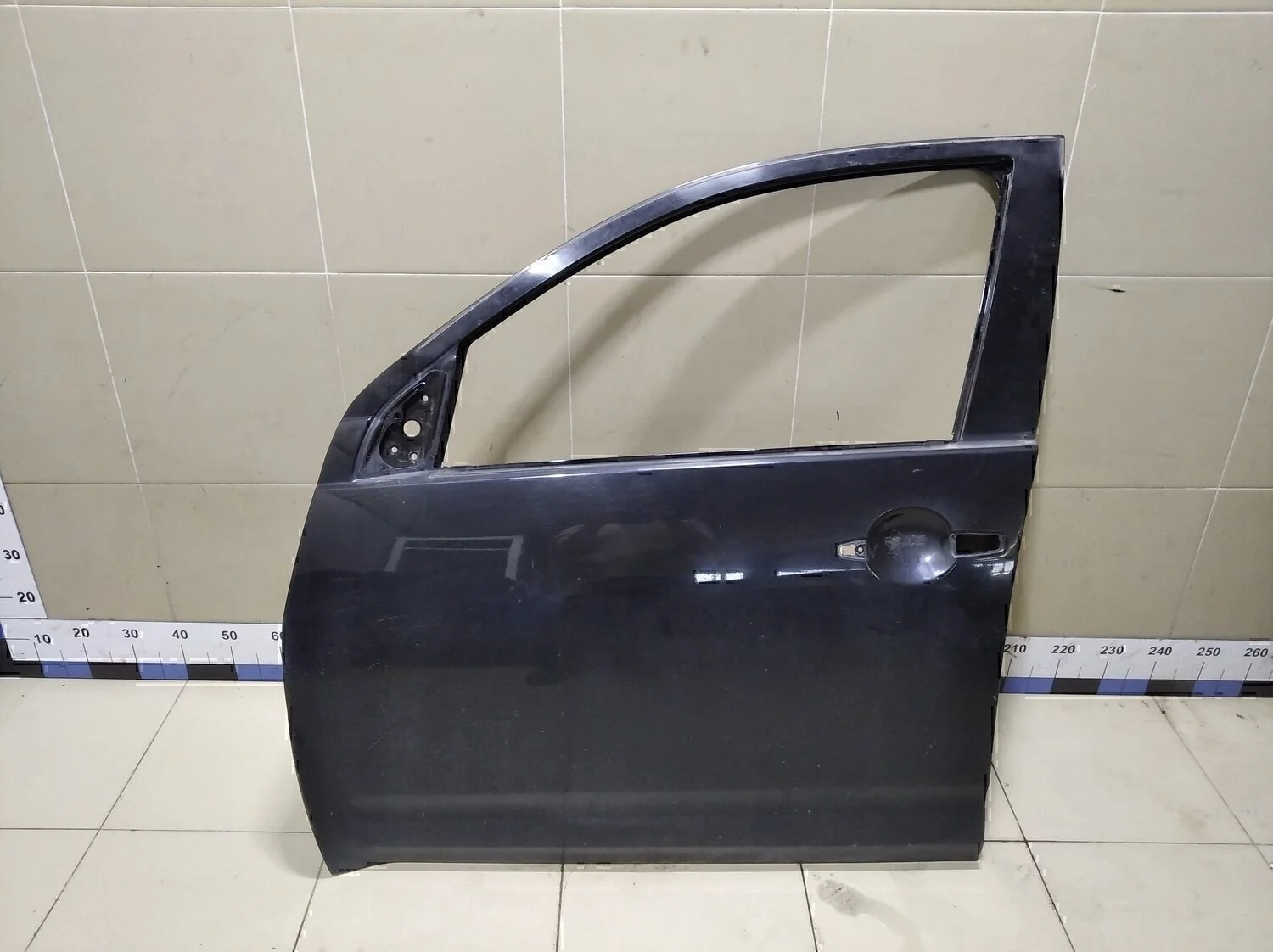 Дверь передняя левая C-Crosser 2008-2013