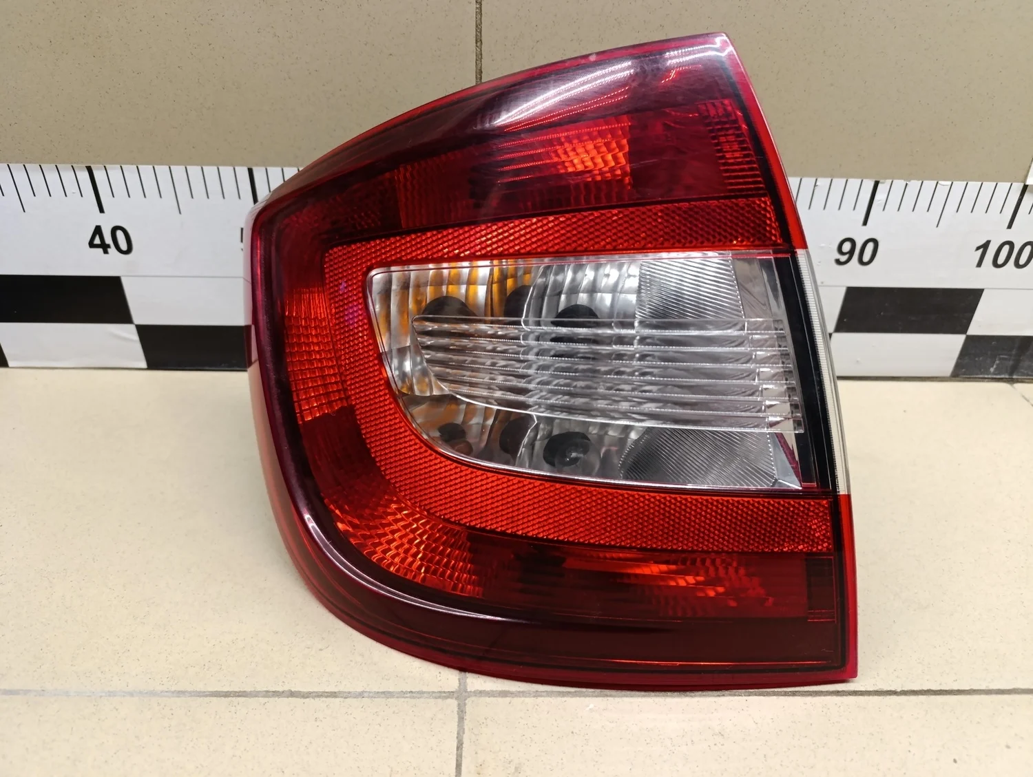 Фонарь задний левый Rapid 2013>