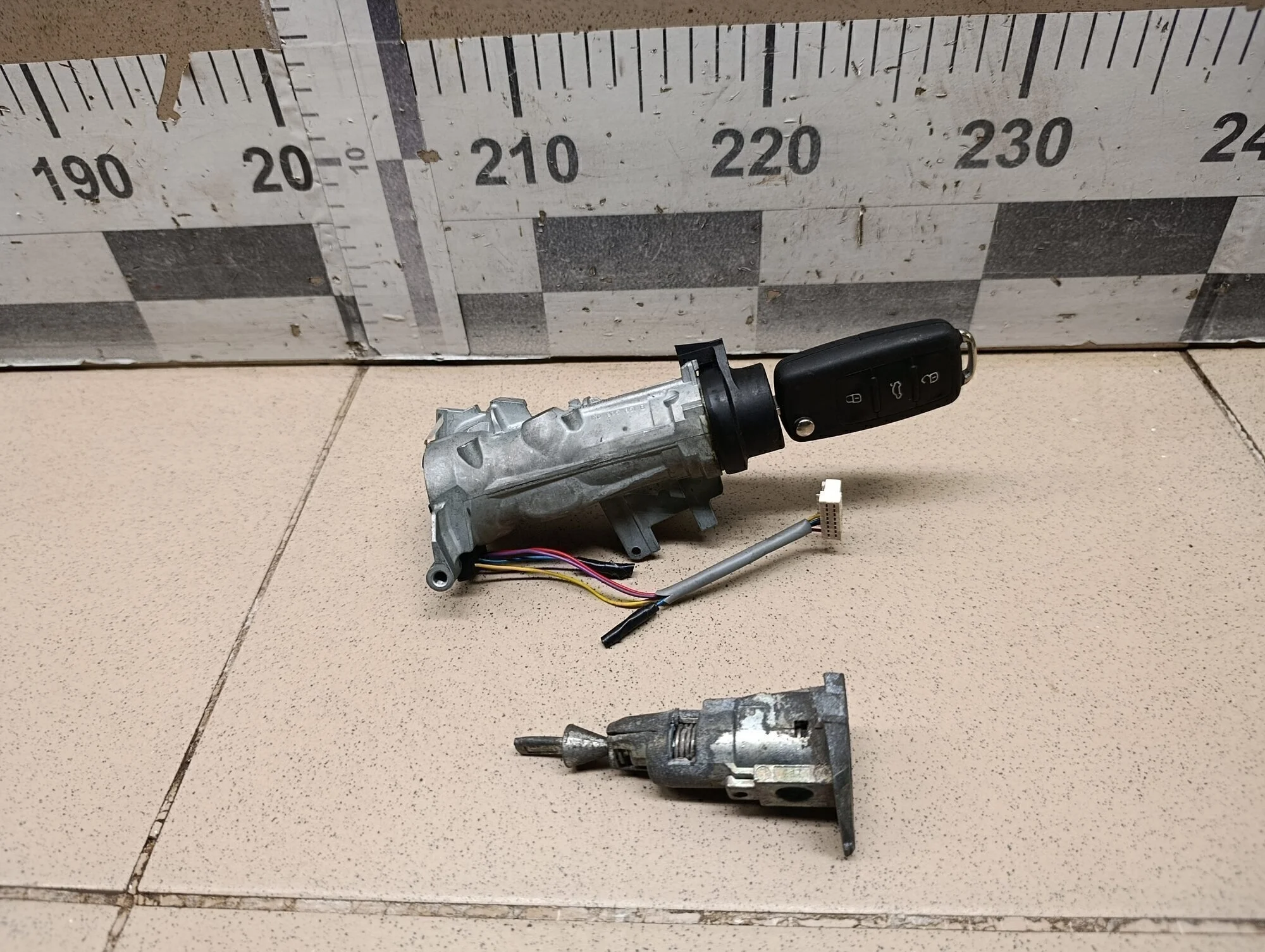 Замок зажигания Jetta 2011>