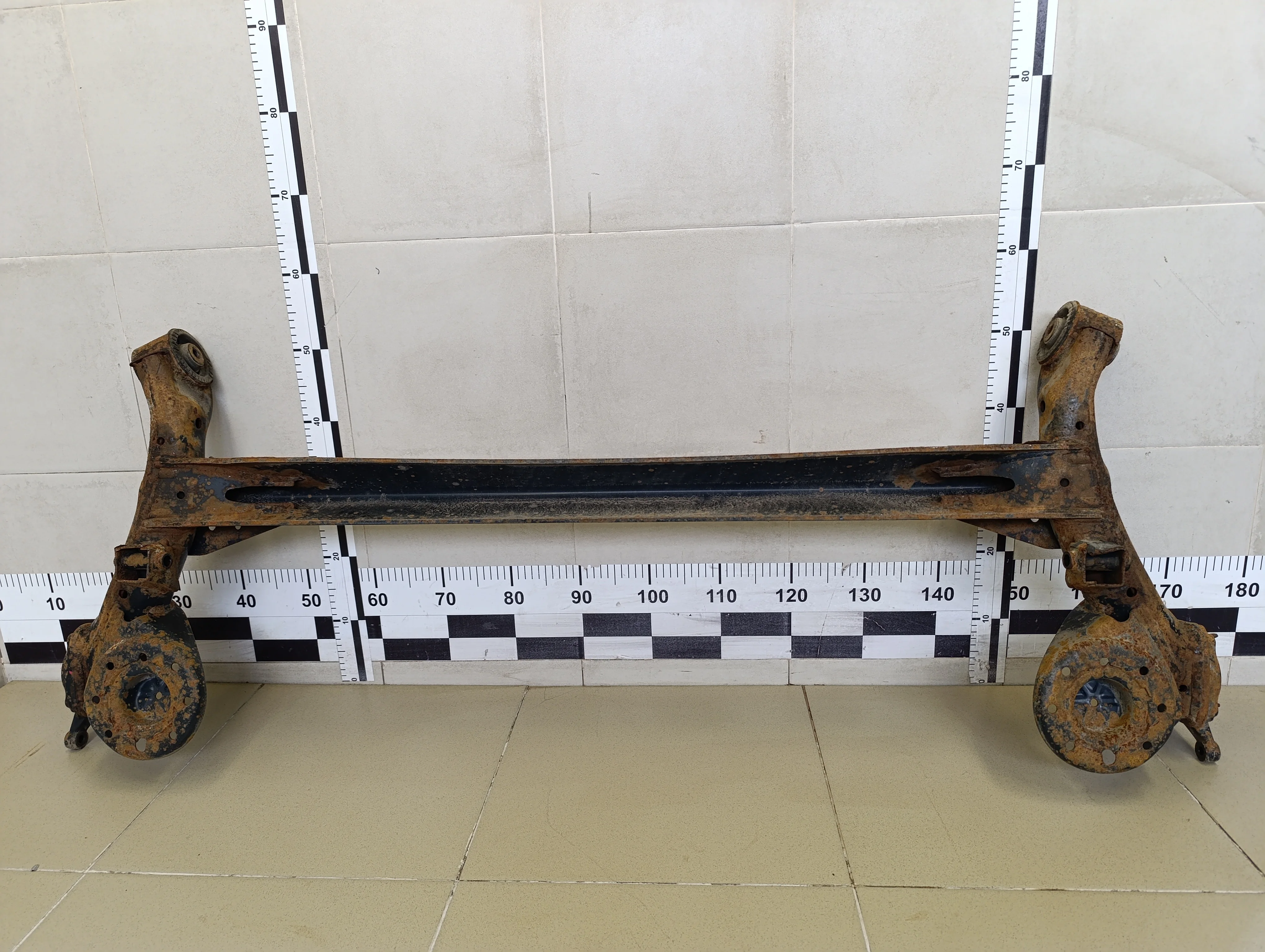 Балка задняя Solaris 2010-2017