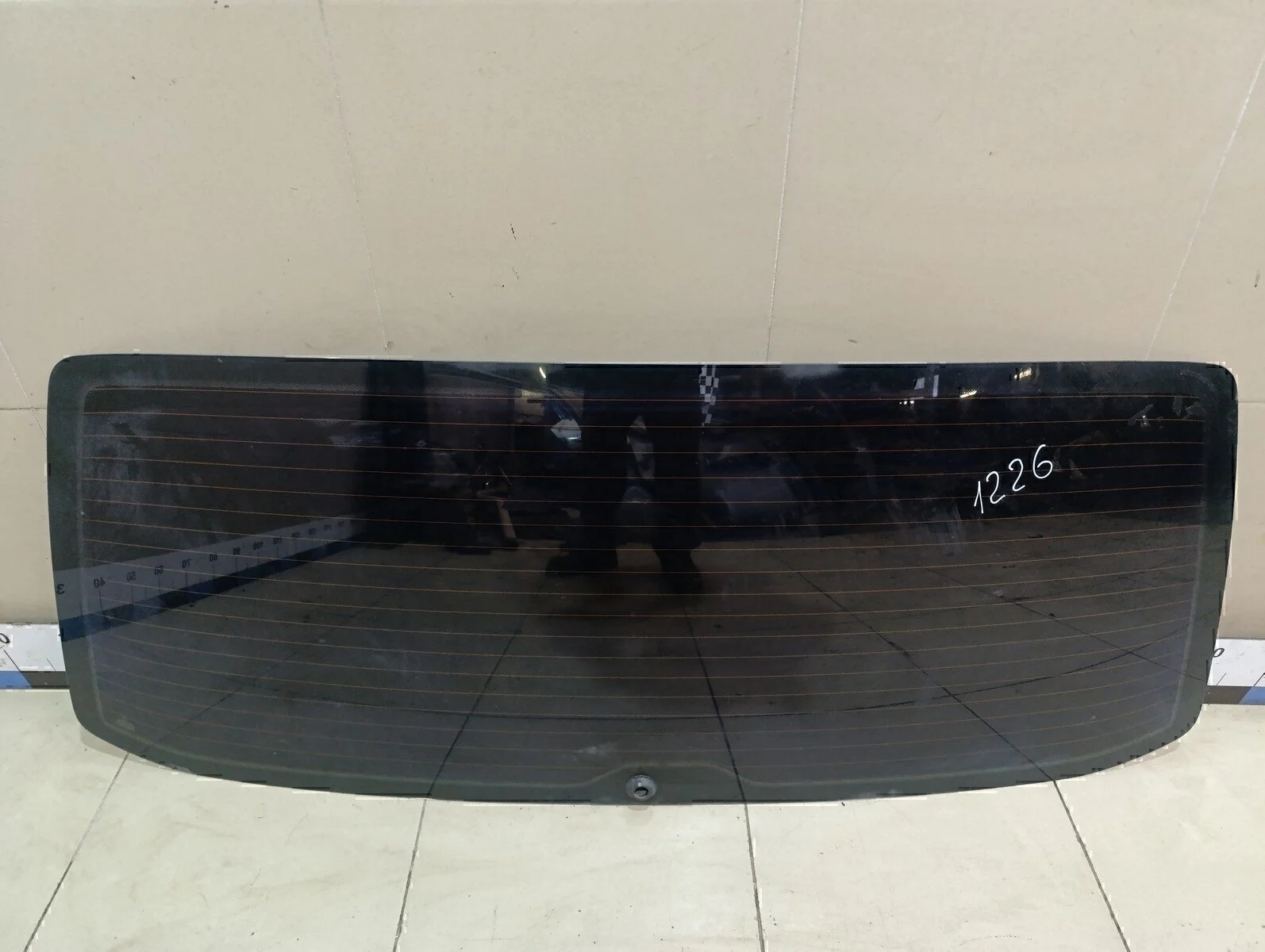 Стекло двери багажника Transporter T5 2003-2015