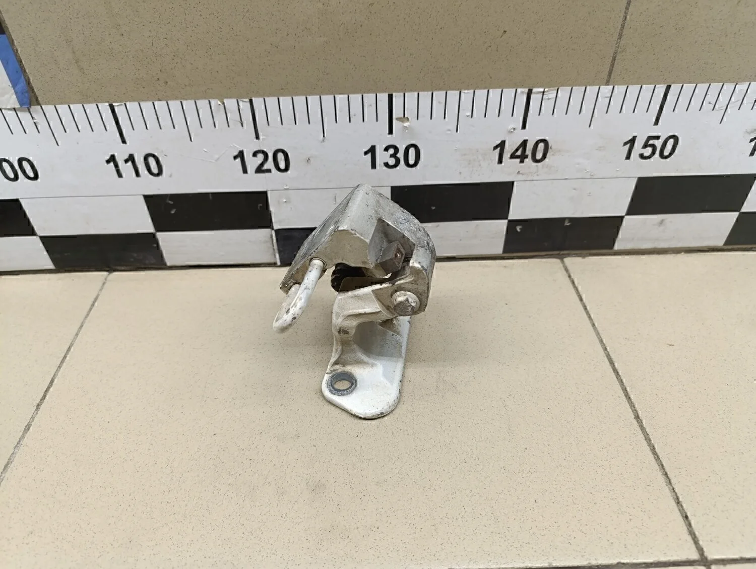 Петля двери передней правой нижняя Transporter T5 2003-2015