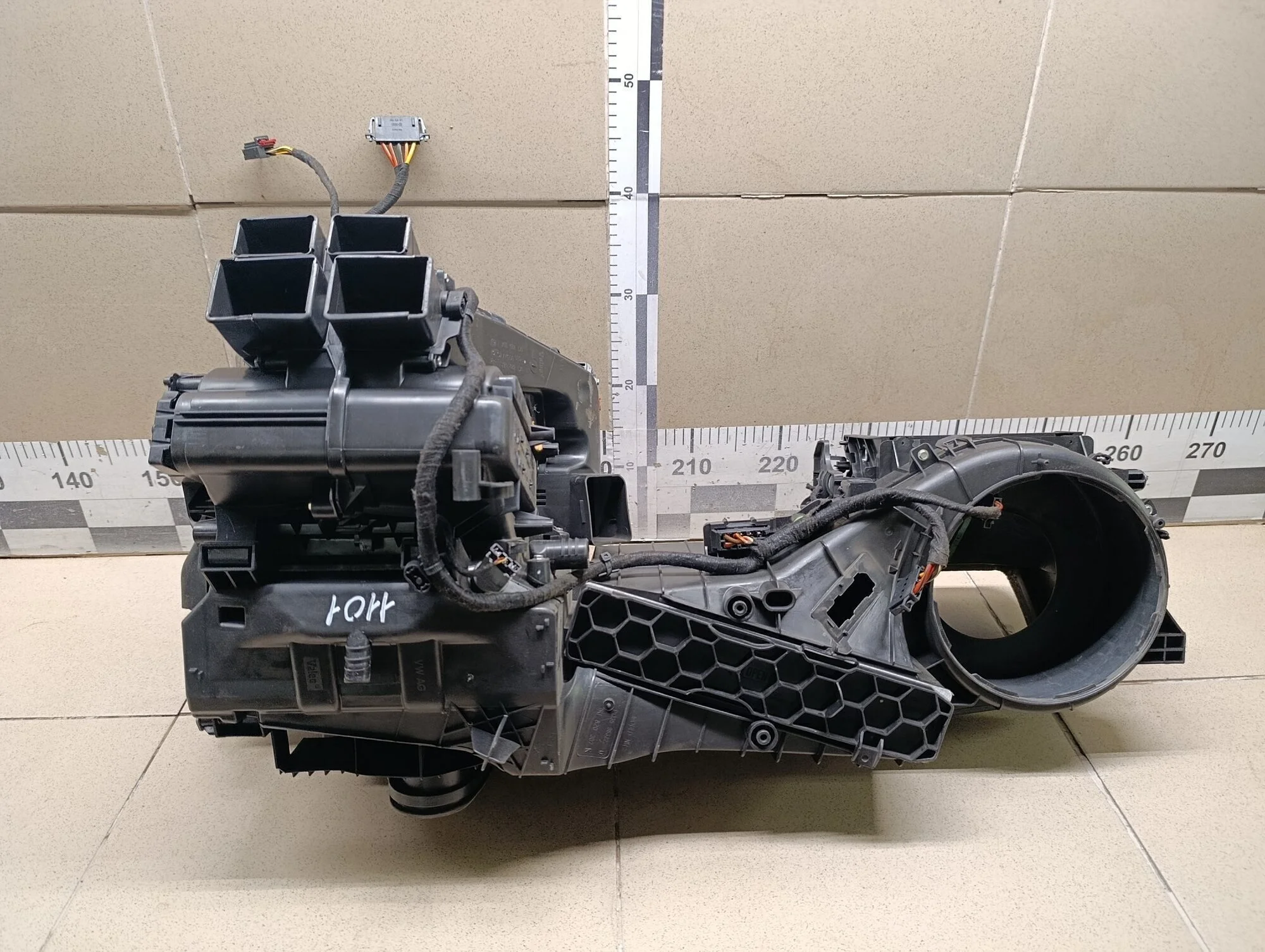 Корпус отопителя Touran 2003-2010