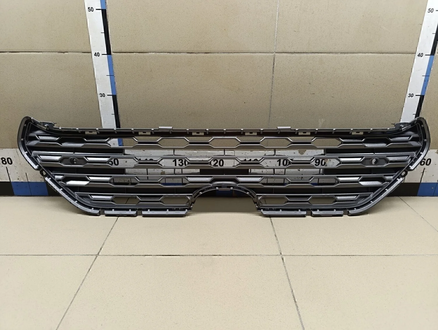 Решетка радиатора RAV 4 2019>