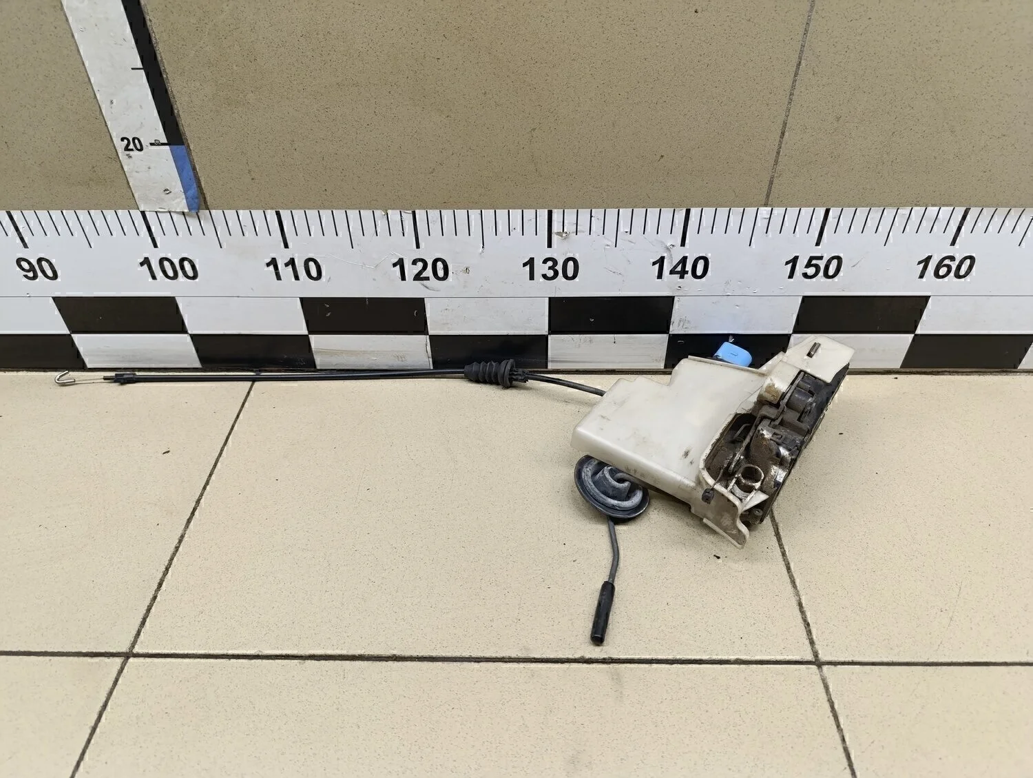 Замок двери передней правой Fabia 1999-2006