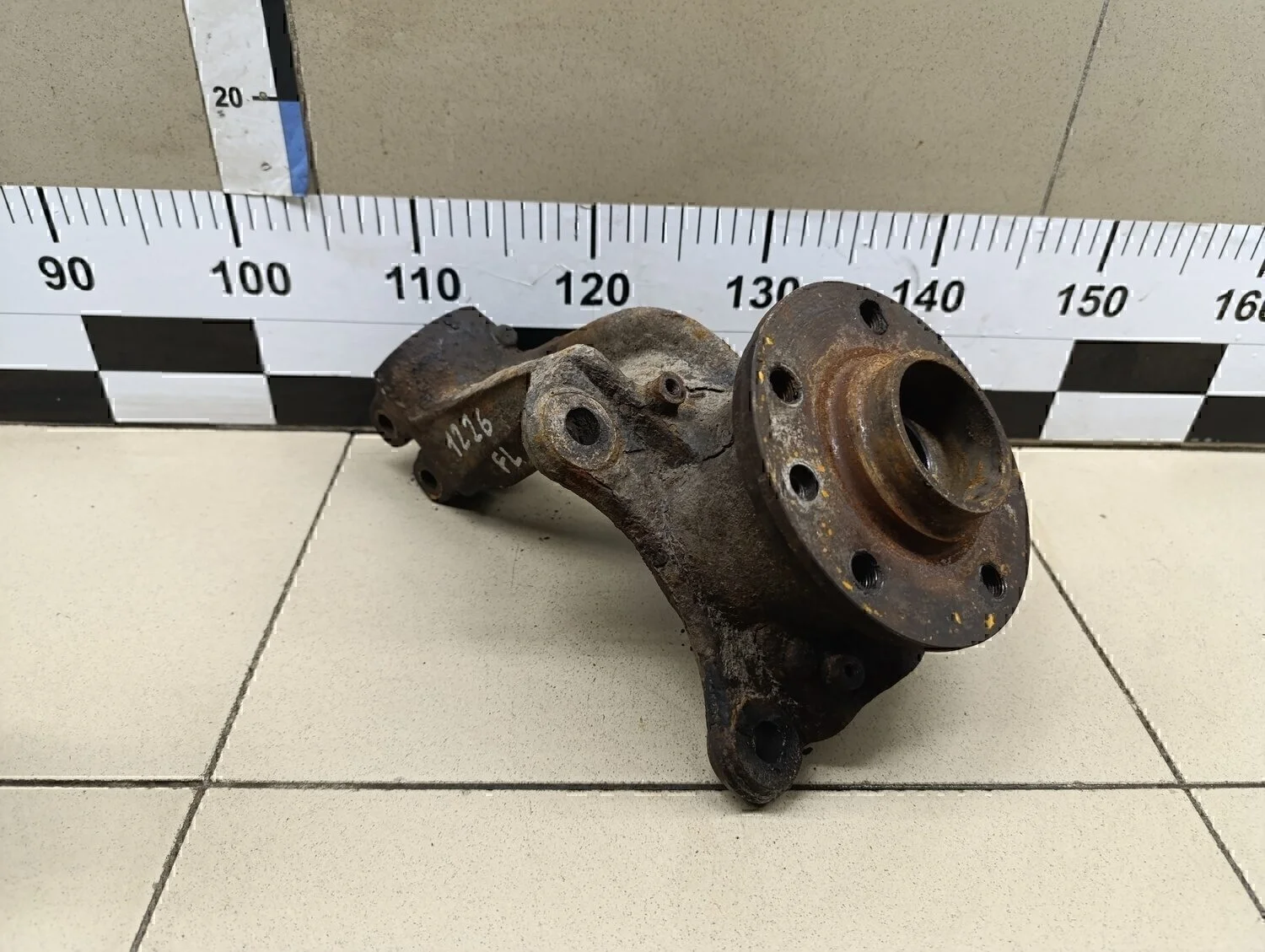 Кулак поворотный передний левый Transporter T5 2003-2015