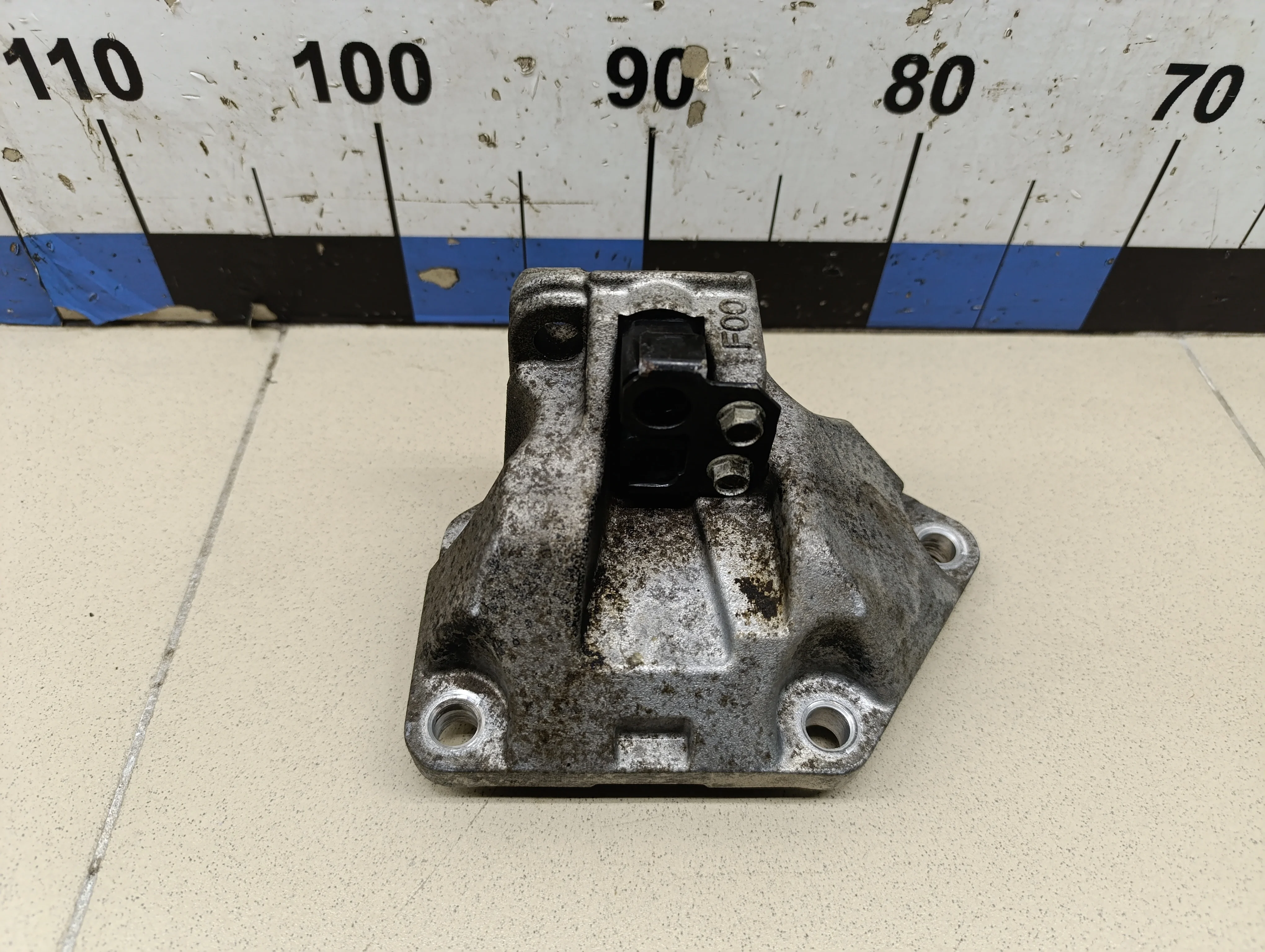 Кронштейн опоры КПП Solaris 2017>