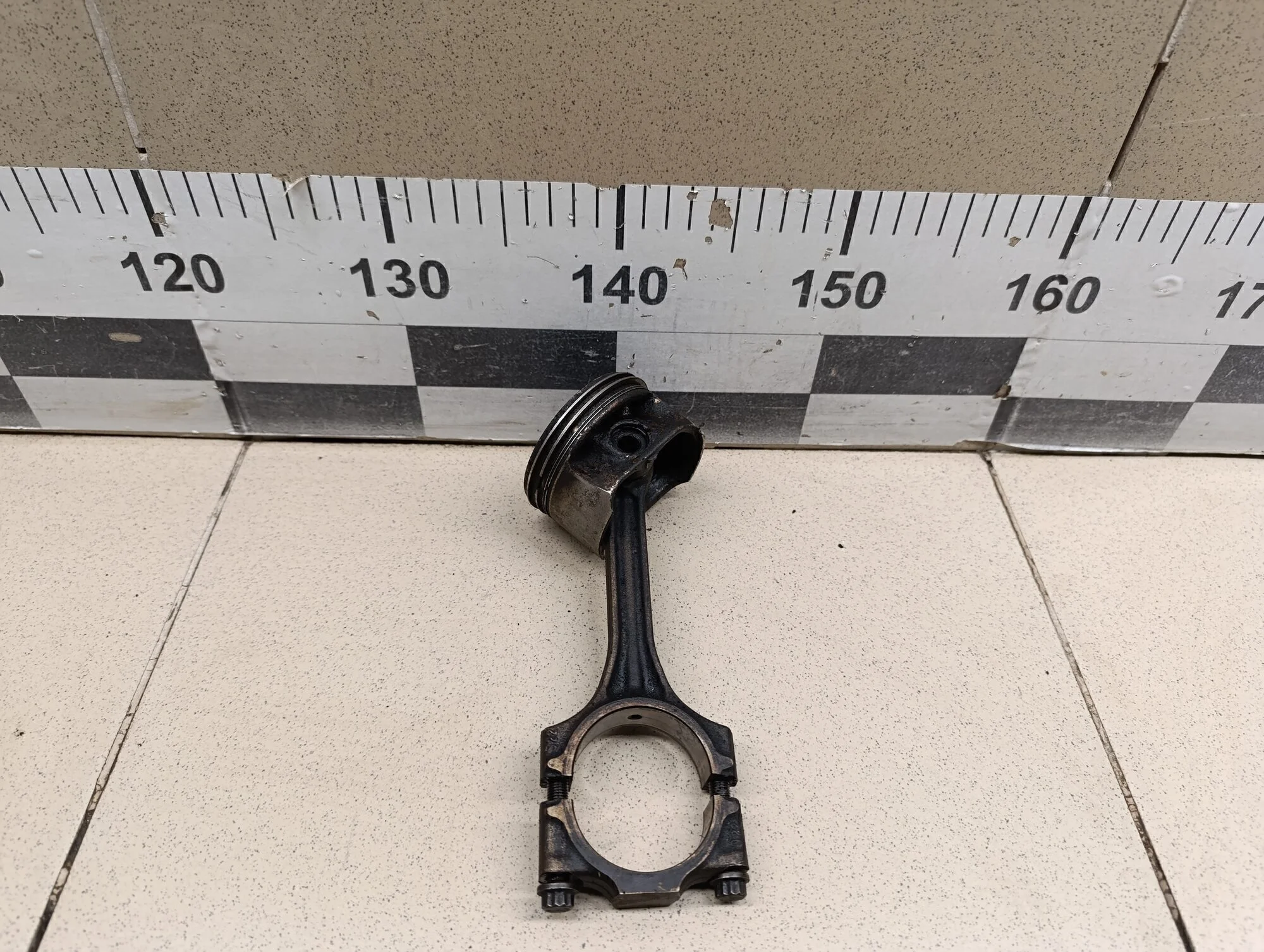 Поршень с шатуном Octavia (A5 1Z-) 2004-2013