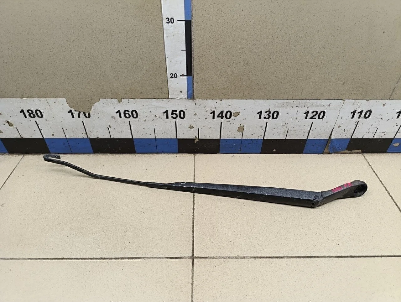 Поводок стеклоочистителя передний правый Note (E11) 2006-2013