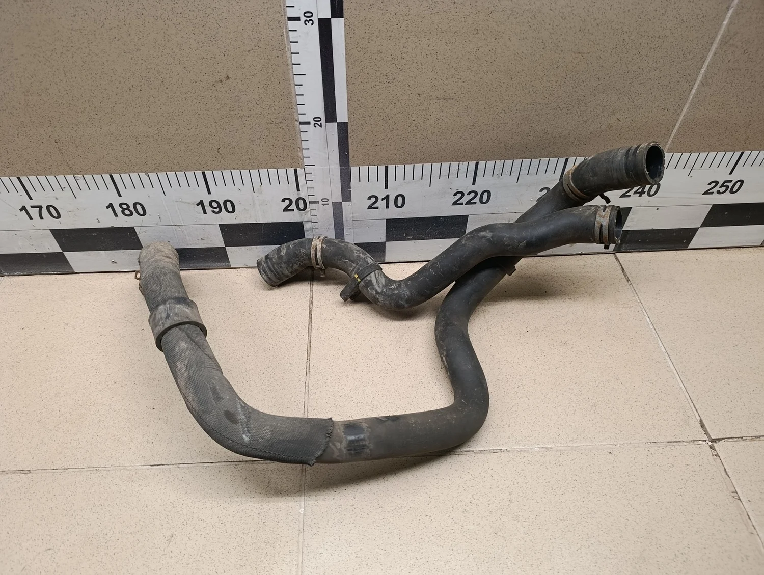 Патрубок радиатора Rapid 2013>