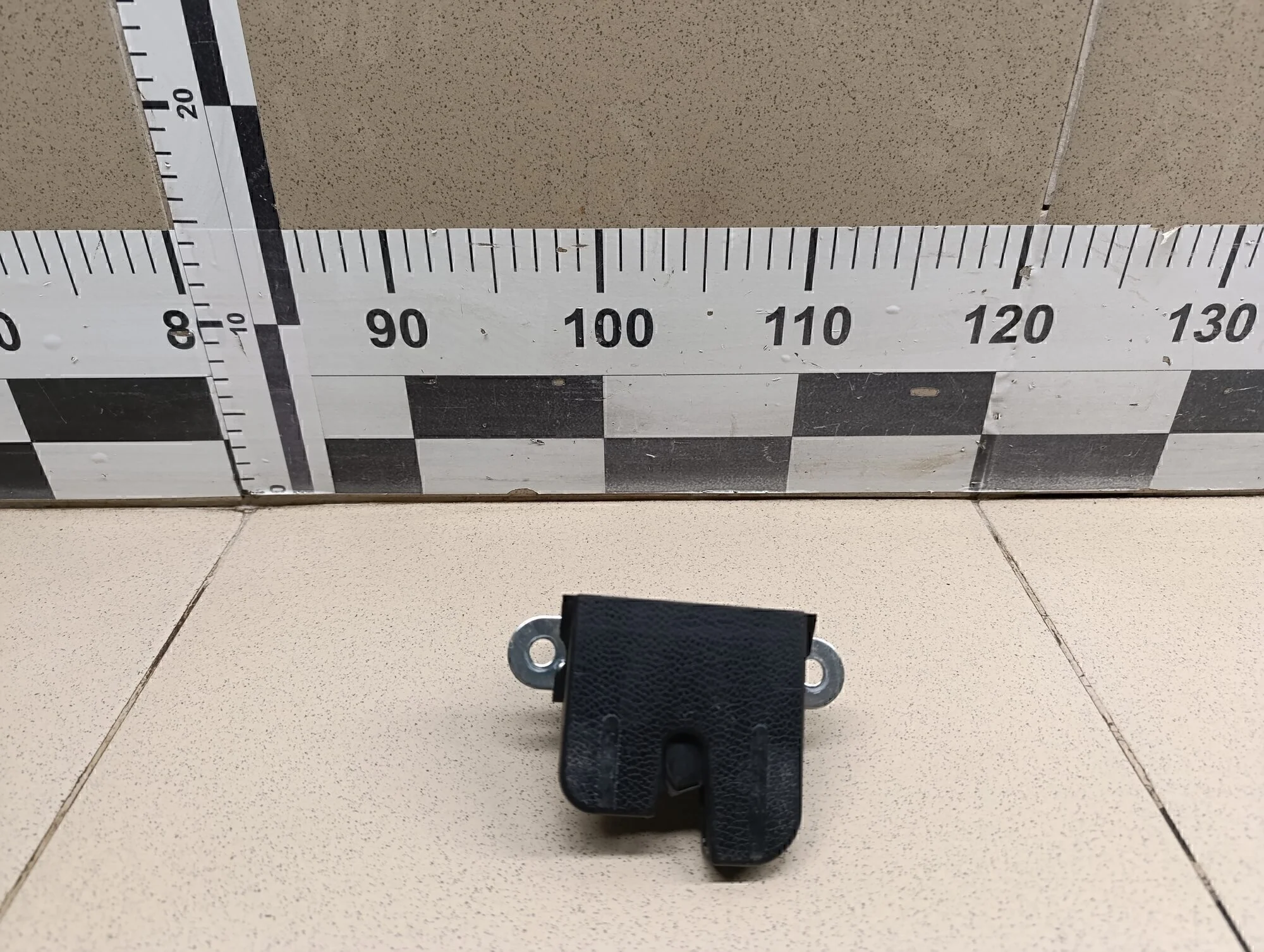 Замок багажника Golf VI 2009-2012