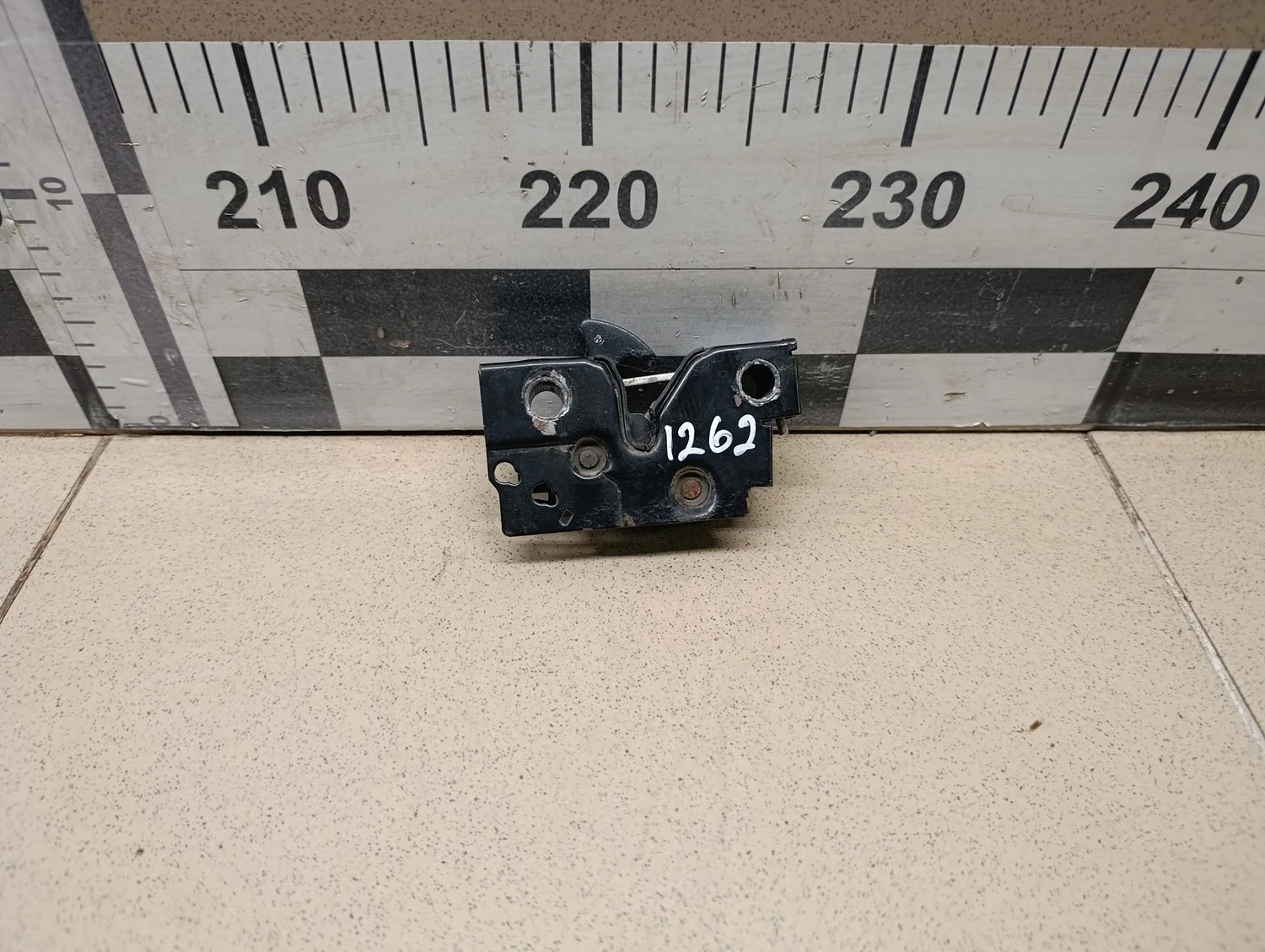 Замок капота Rapid 2013>