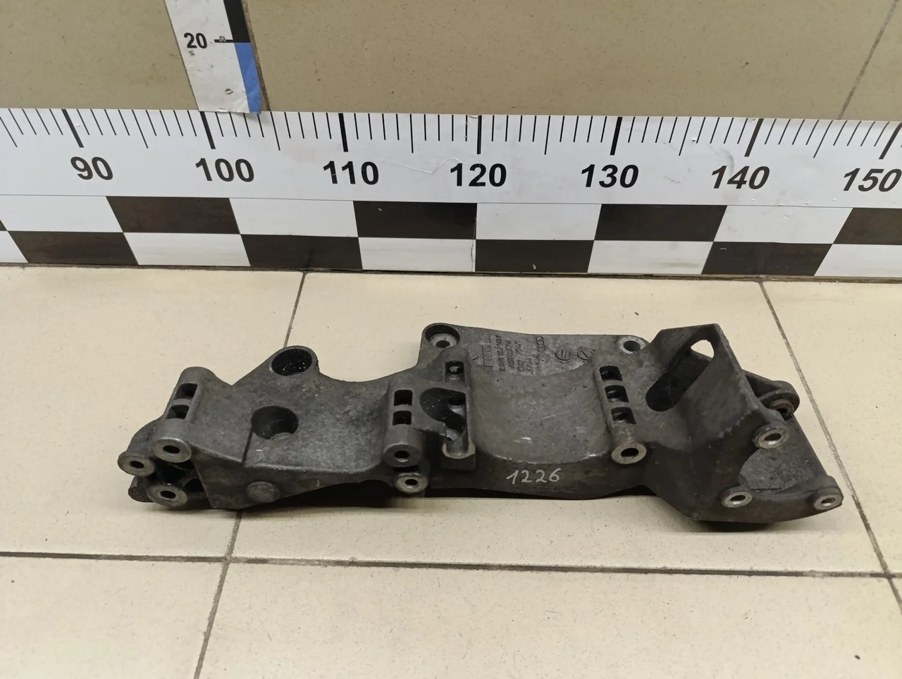 Кронштейн генератора Transporter T5 2003-2015