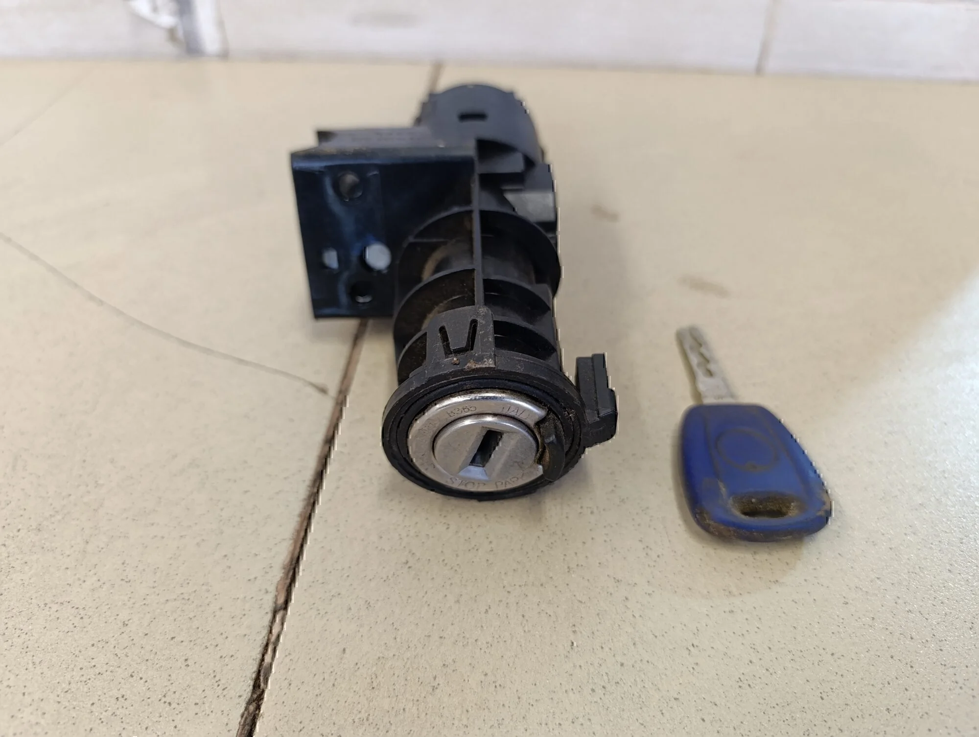 Замок зажигания Albea 2002-2012