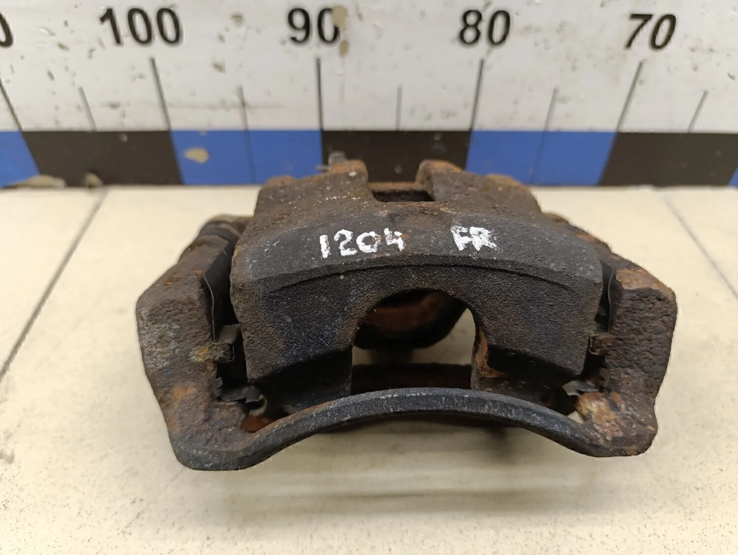 Суппорт передний правый Solaris 2017>