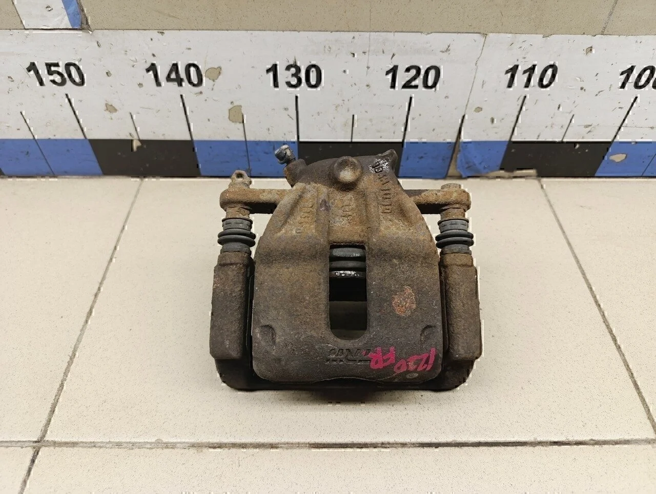 Суппорт передний правый Micra (K12E) 2002-2010