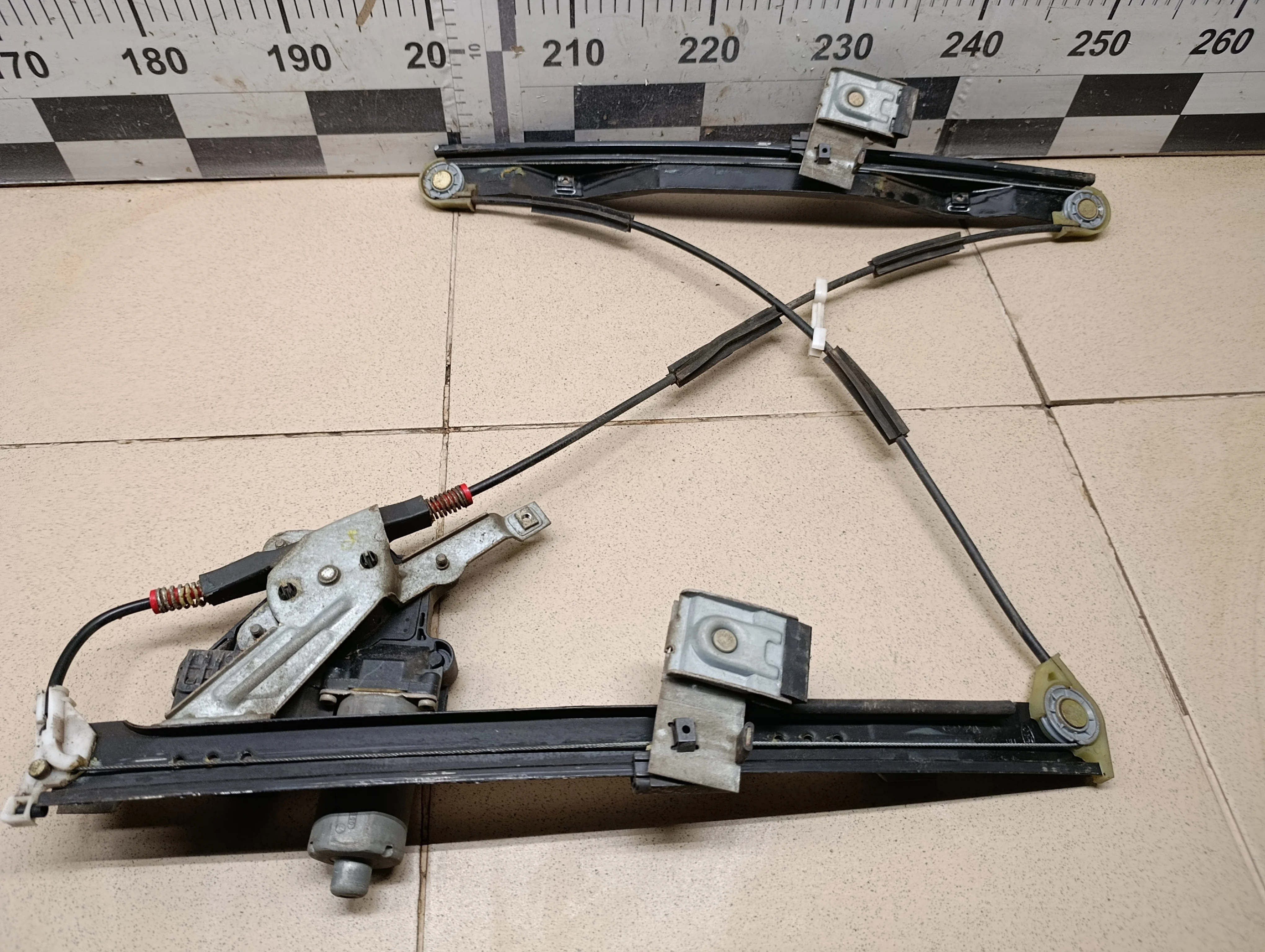 Стеклоподъемник электр. передний правый Mondeo III 2000-2007