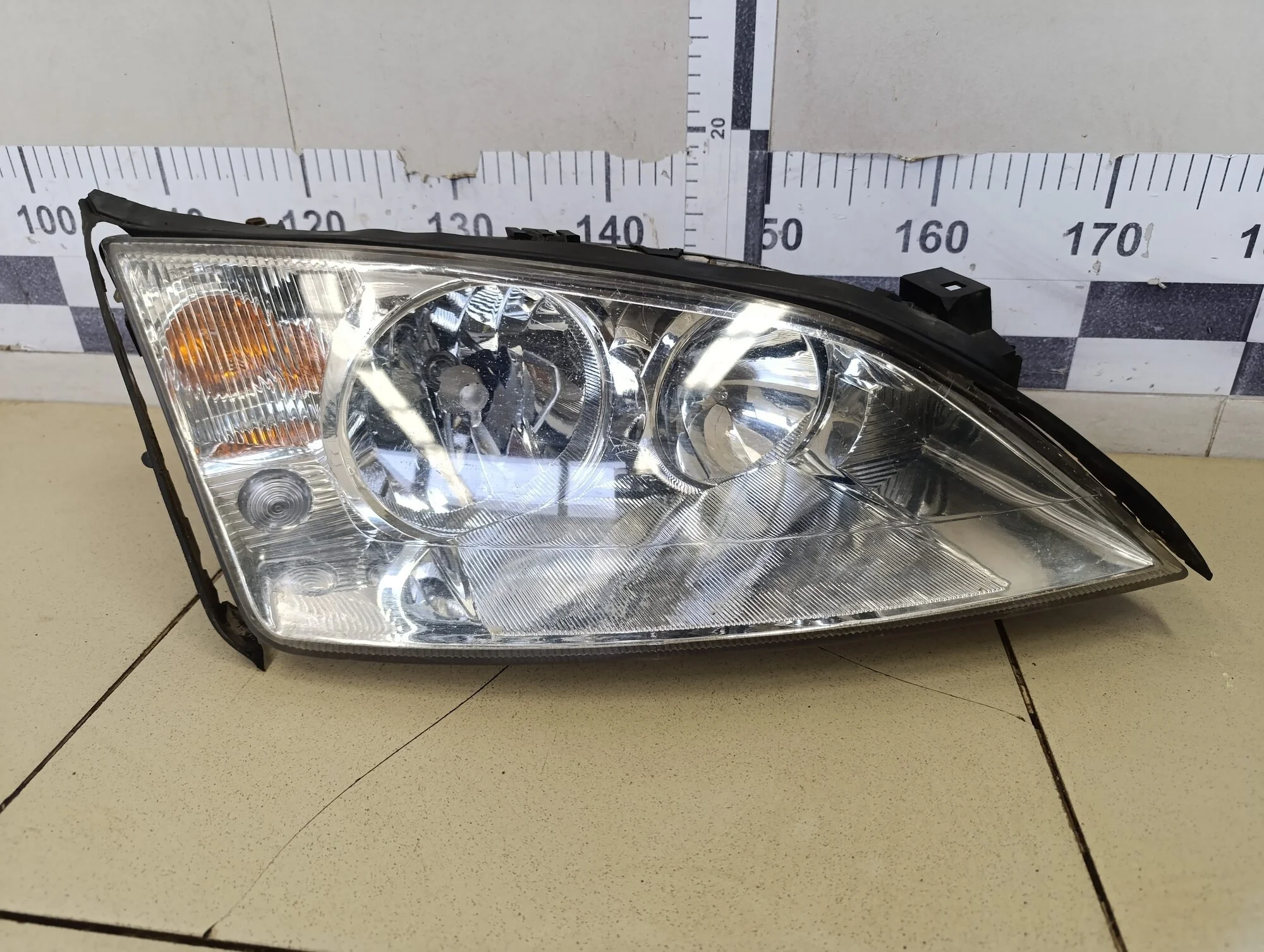 Фара правая Mondeo III 2000-2007