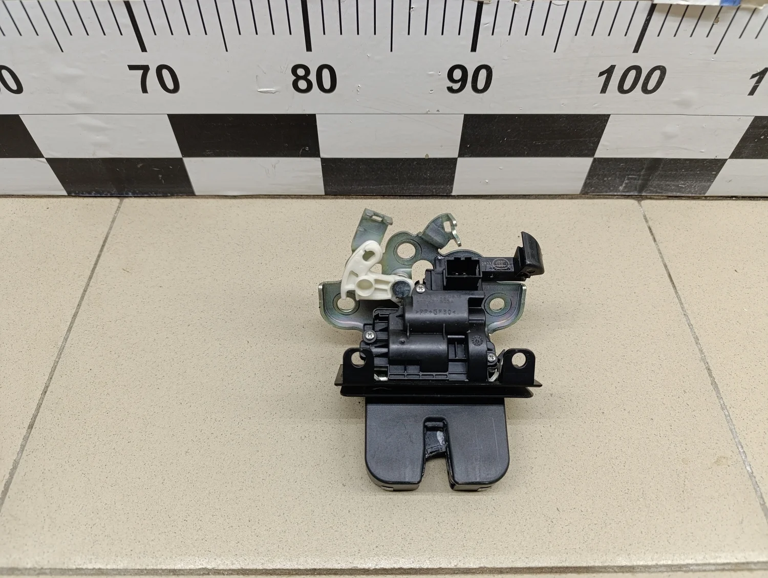 Замок багажника Octavia (A7) 2013>