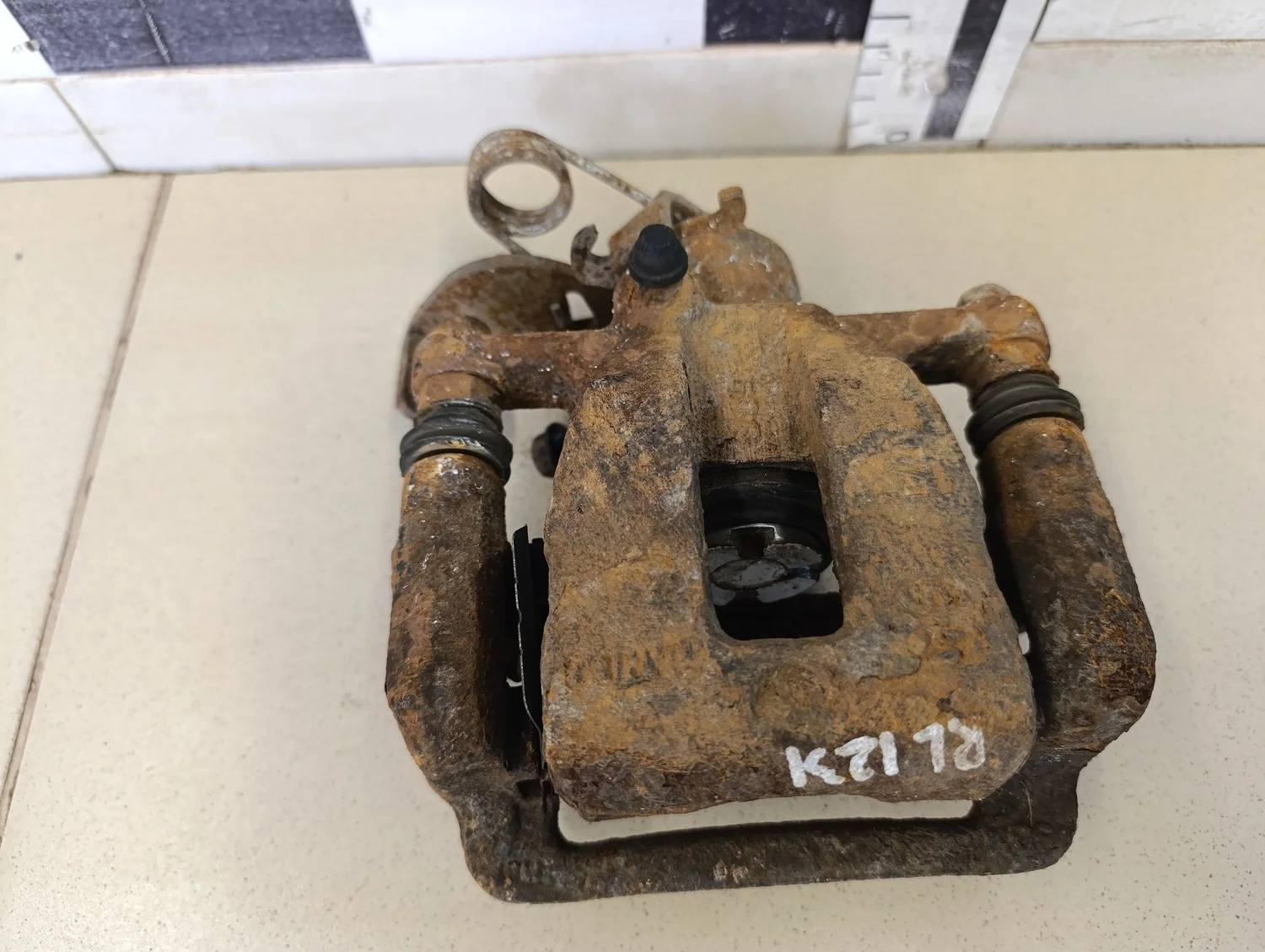 Суппорт задний левый Solaris 2010-2017