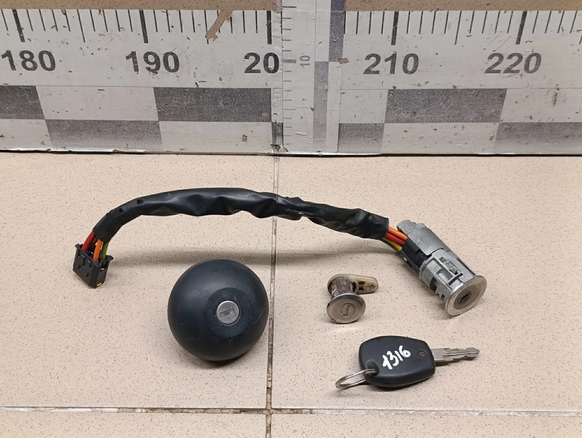 Замок зажигания Duster 2012>