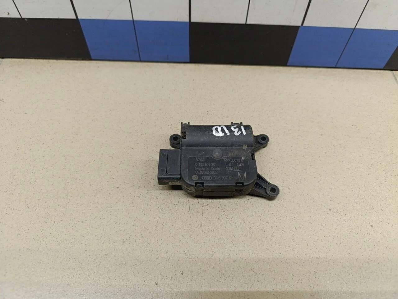 Моторчик заслонки отопителя Passat [B6] 2005-2010