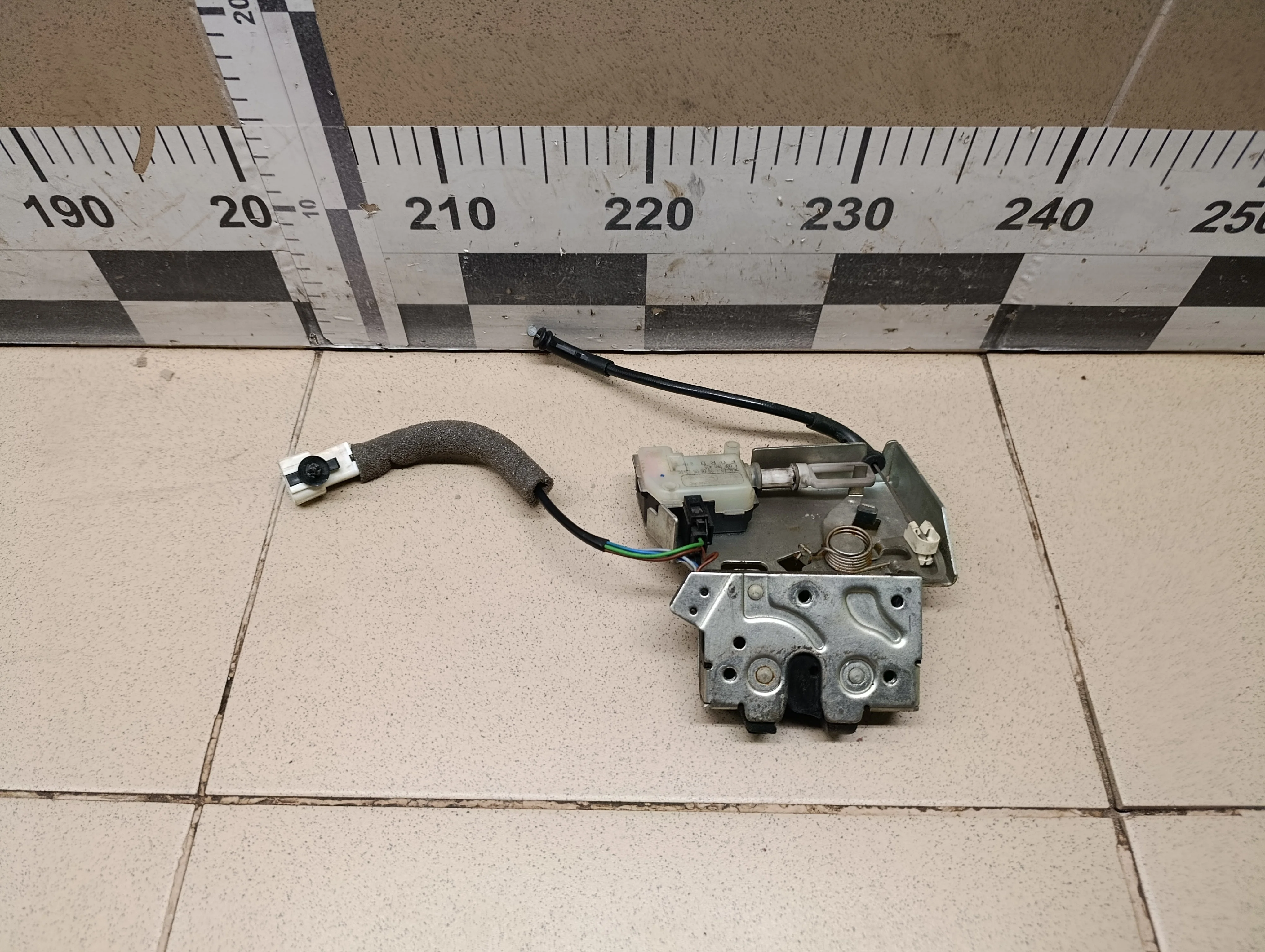 Замок багажника Mondeo III 2000-2007