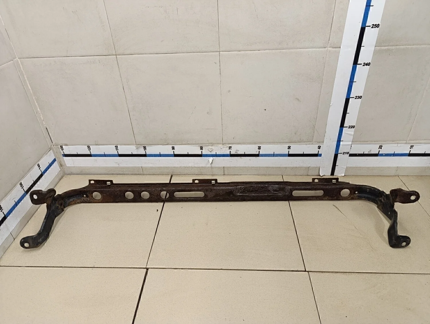 Балка подрадиаторная Focus II 2005-2008