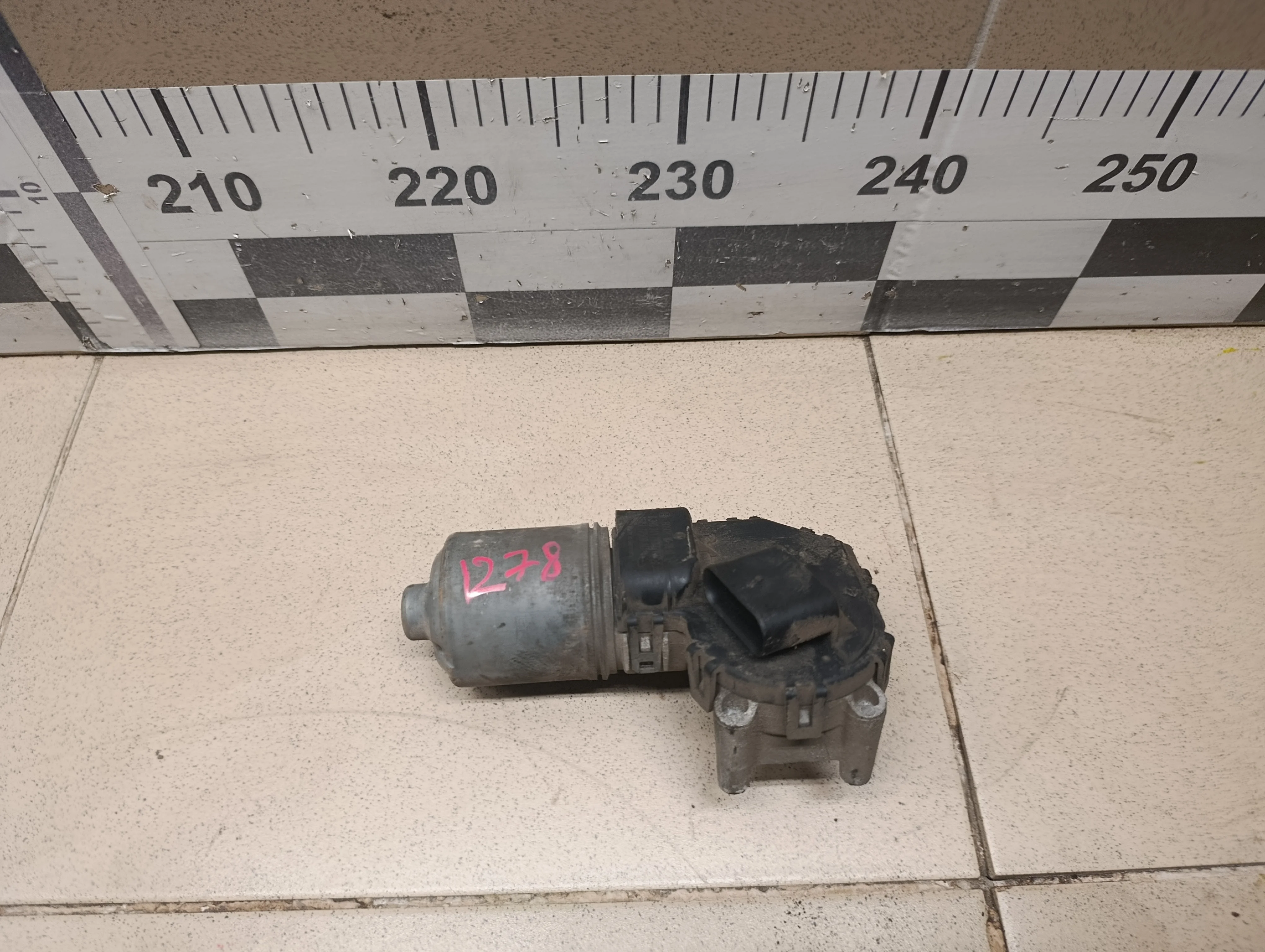 Моторчик стеклоочистителя передний Mondeo III 2000-2007