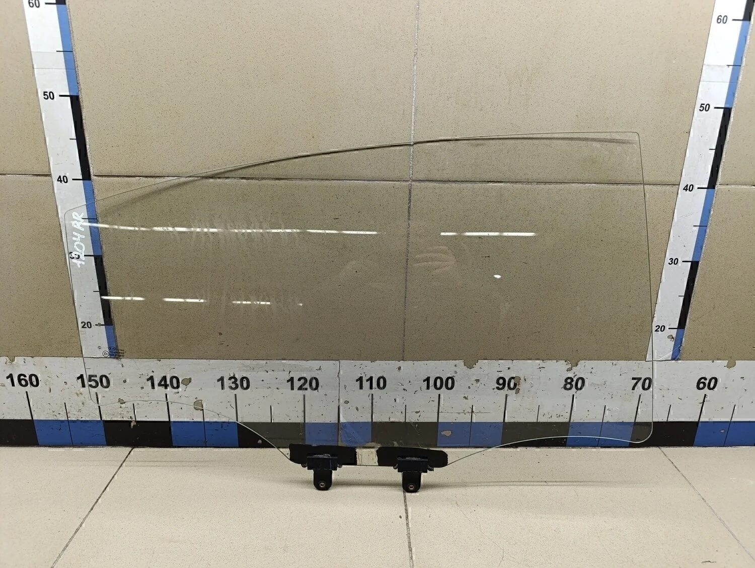 Стекло двери задней правой (форточка) RIO 2017>