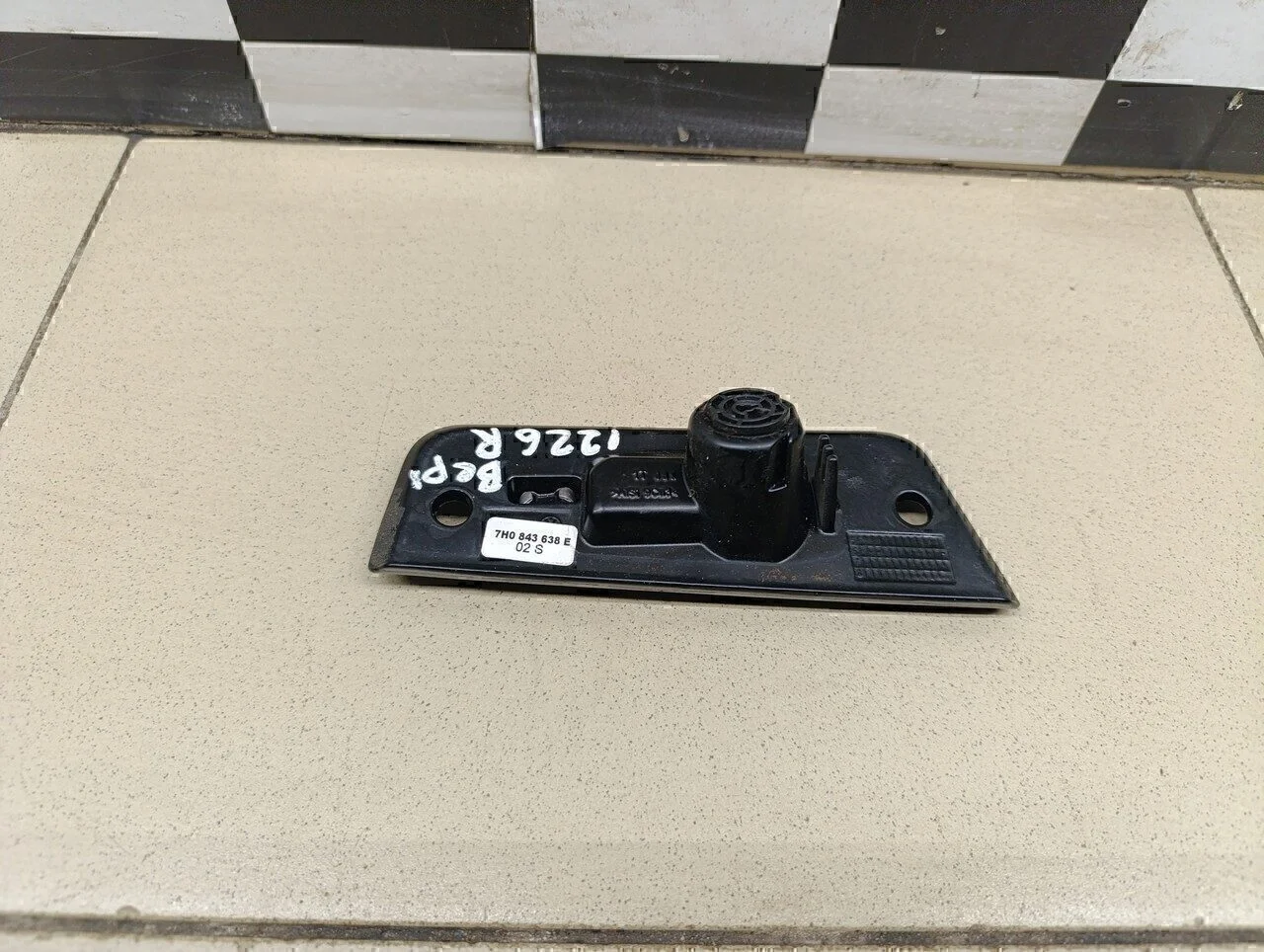 Ответная часть замка двери Transporter T5 2003-2015