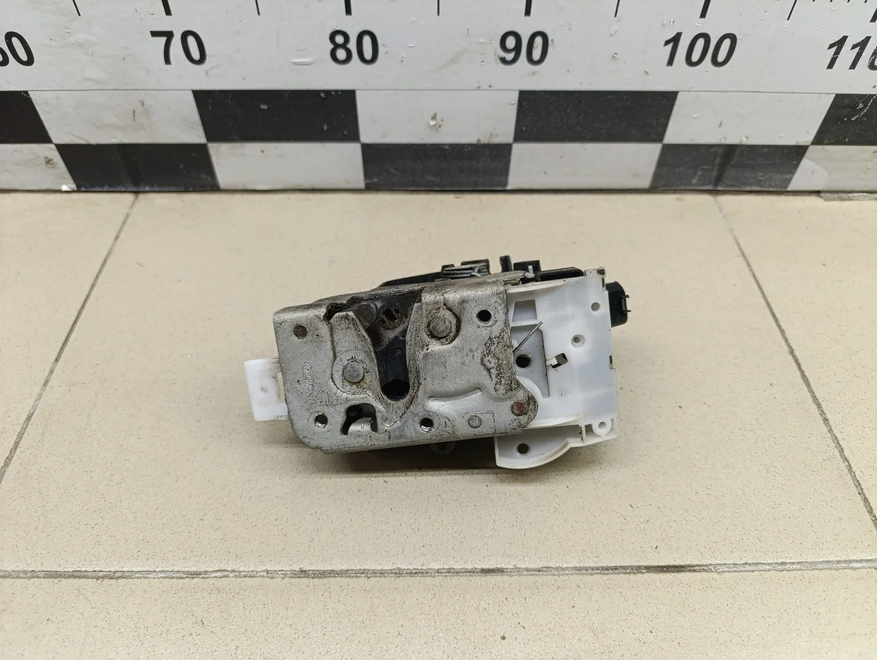 Замок двери задней левой Focus I 1998-2004