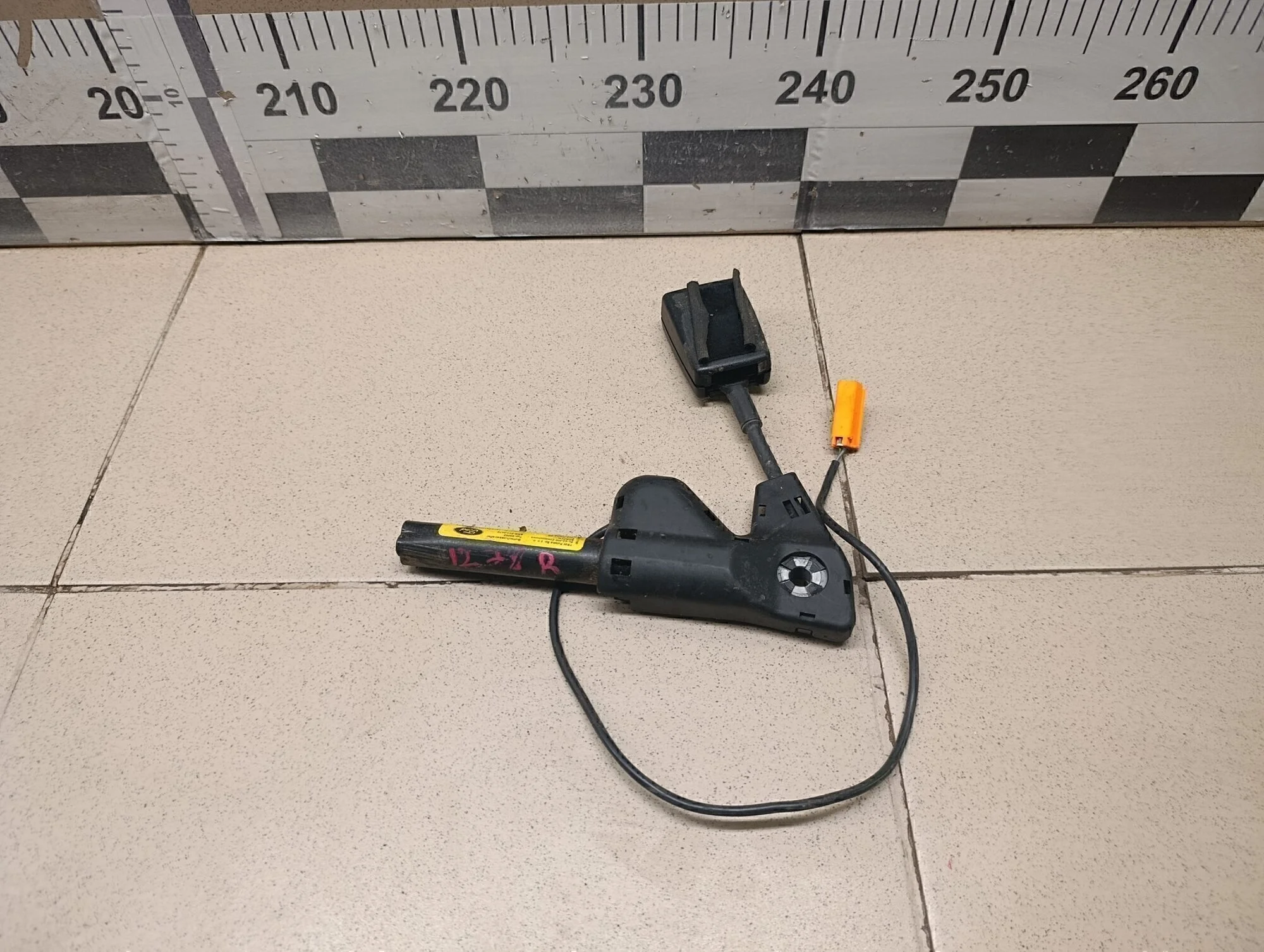 Ответная часть ремня безопасности Mondeo III 2000-2007