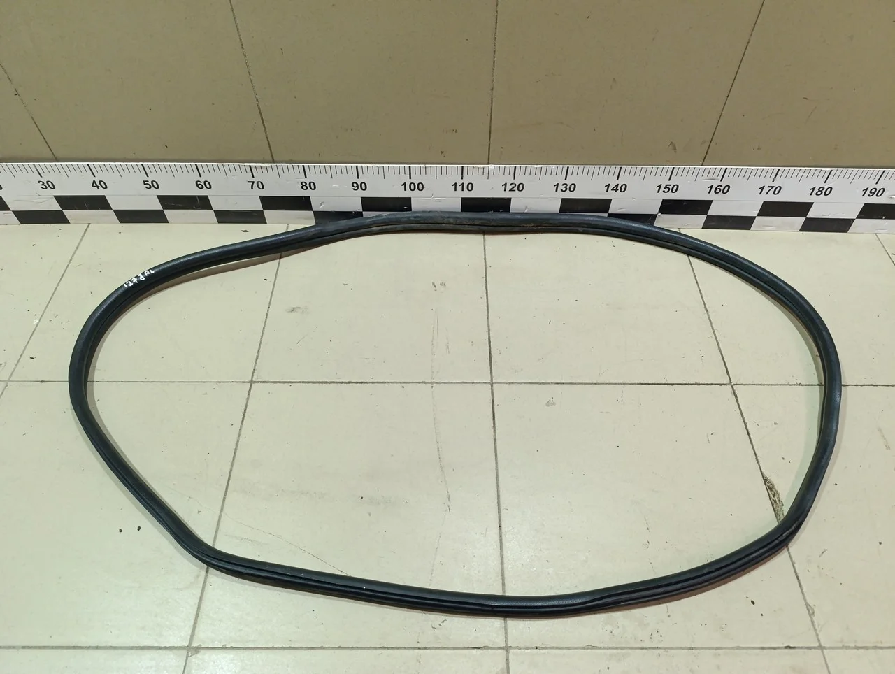 Уплотнитель (внутри) Mondeo III 2000-2007