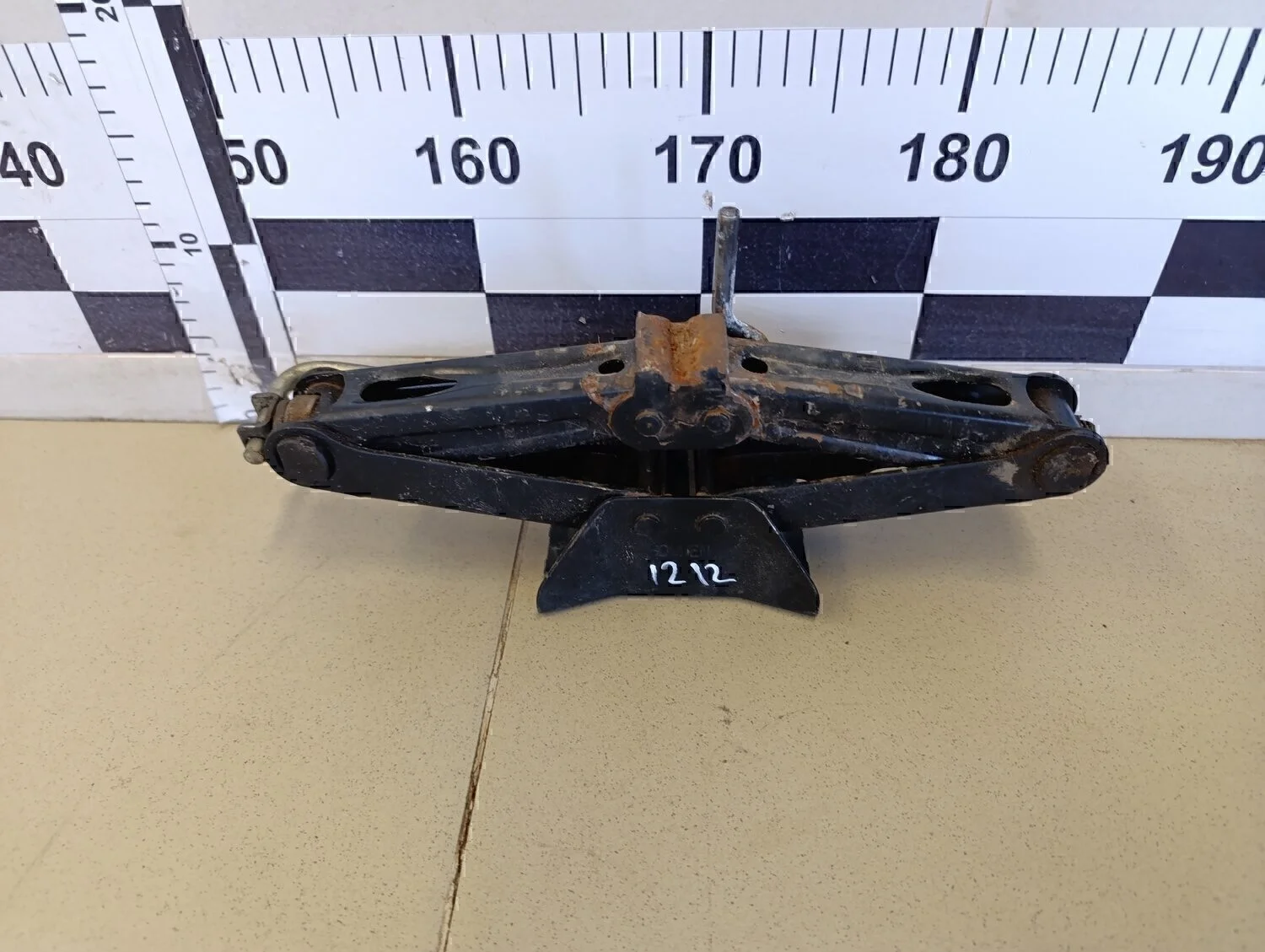 Домкрат C4 2005-2011