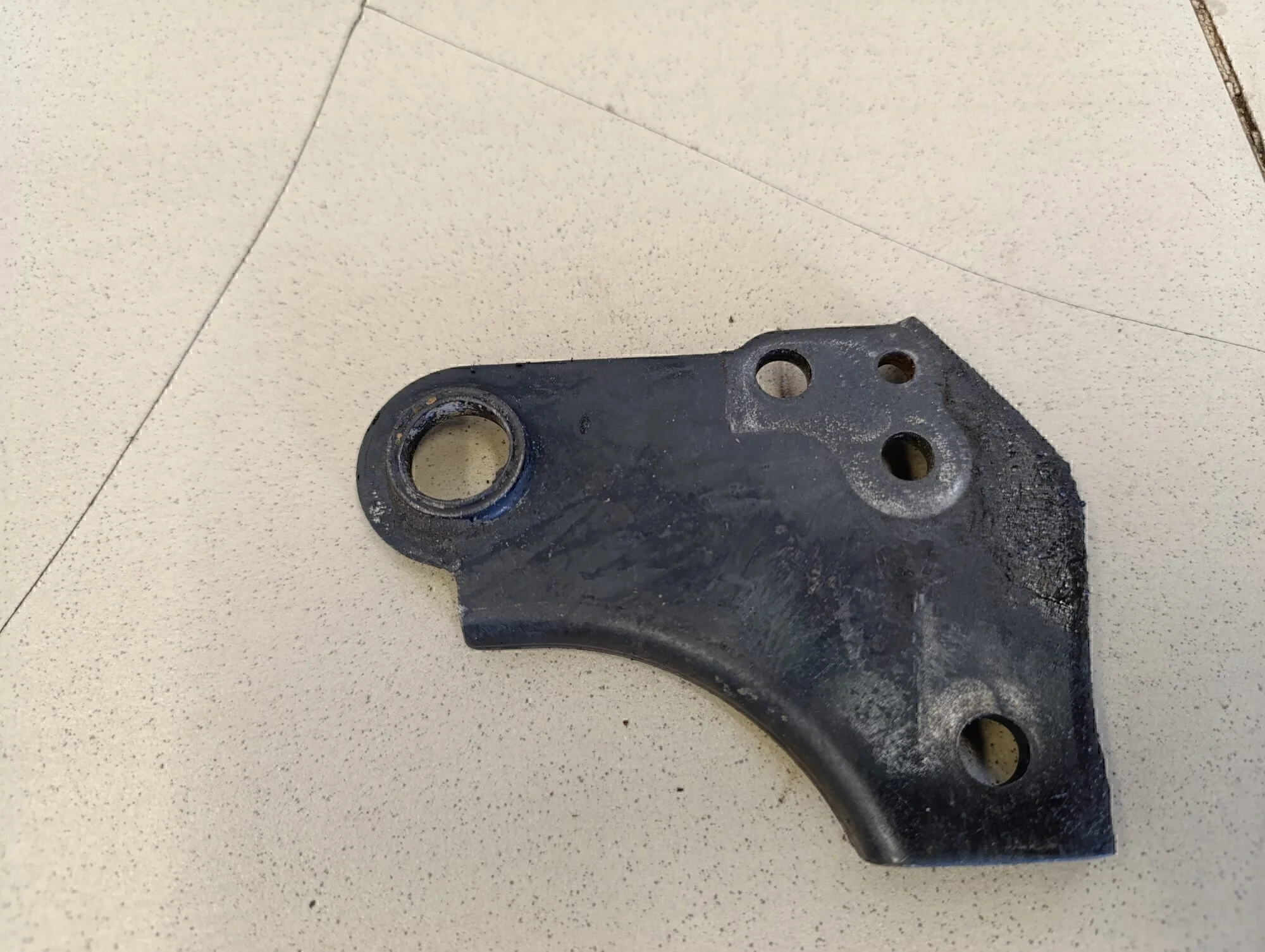 Кронштейн генератора Solaris 2010-2017