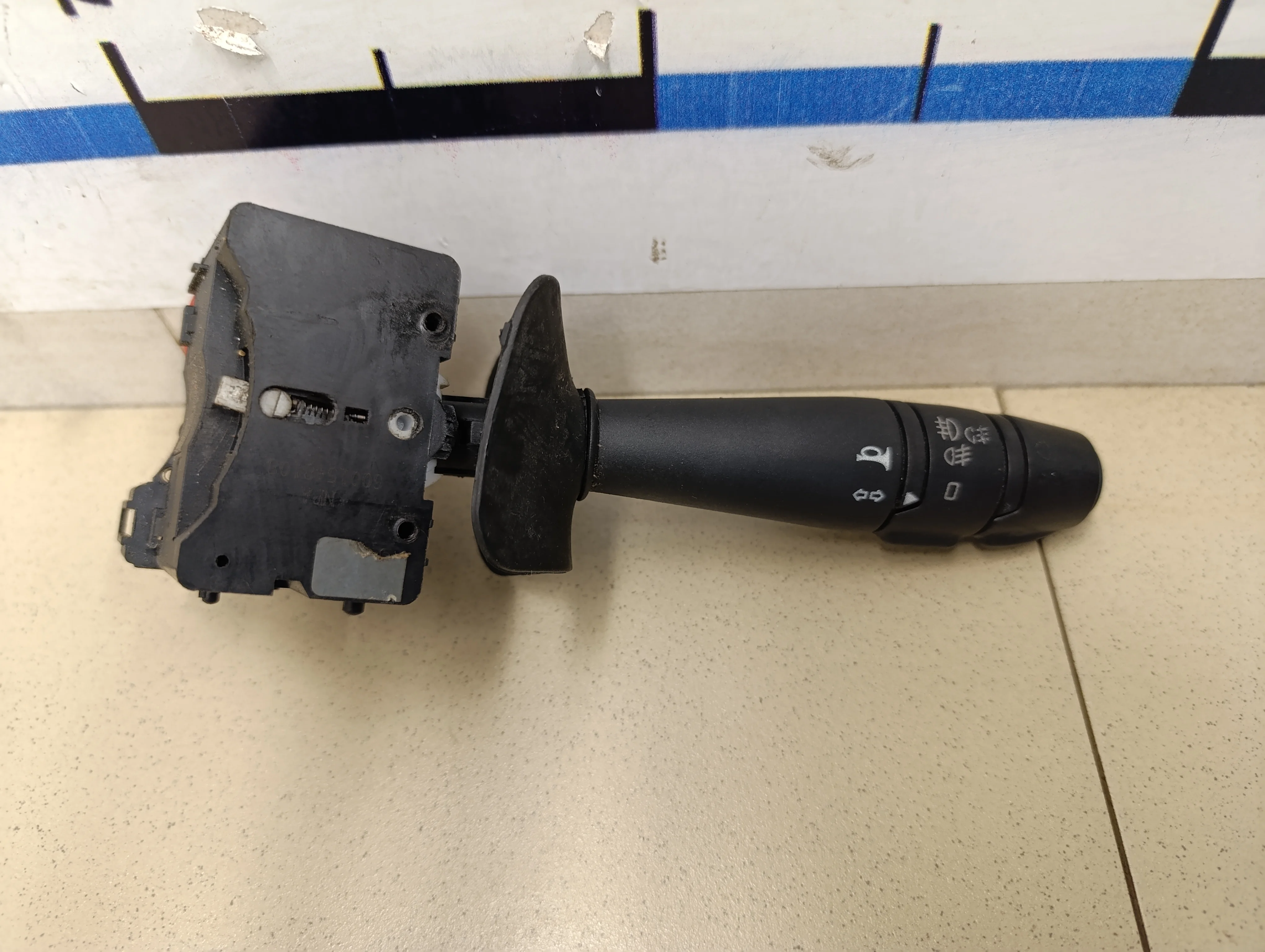 Переключатель поворотов подрулевой Logan 2005-2014